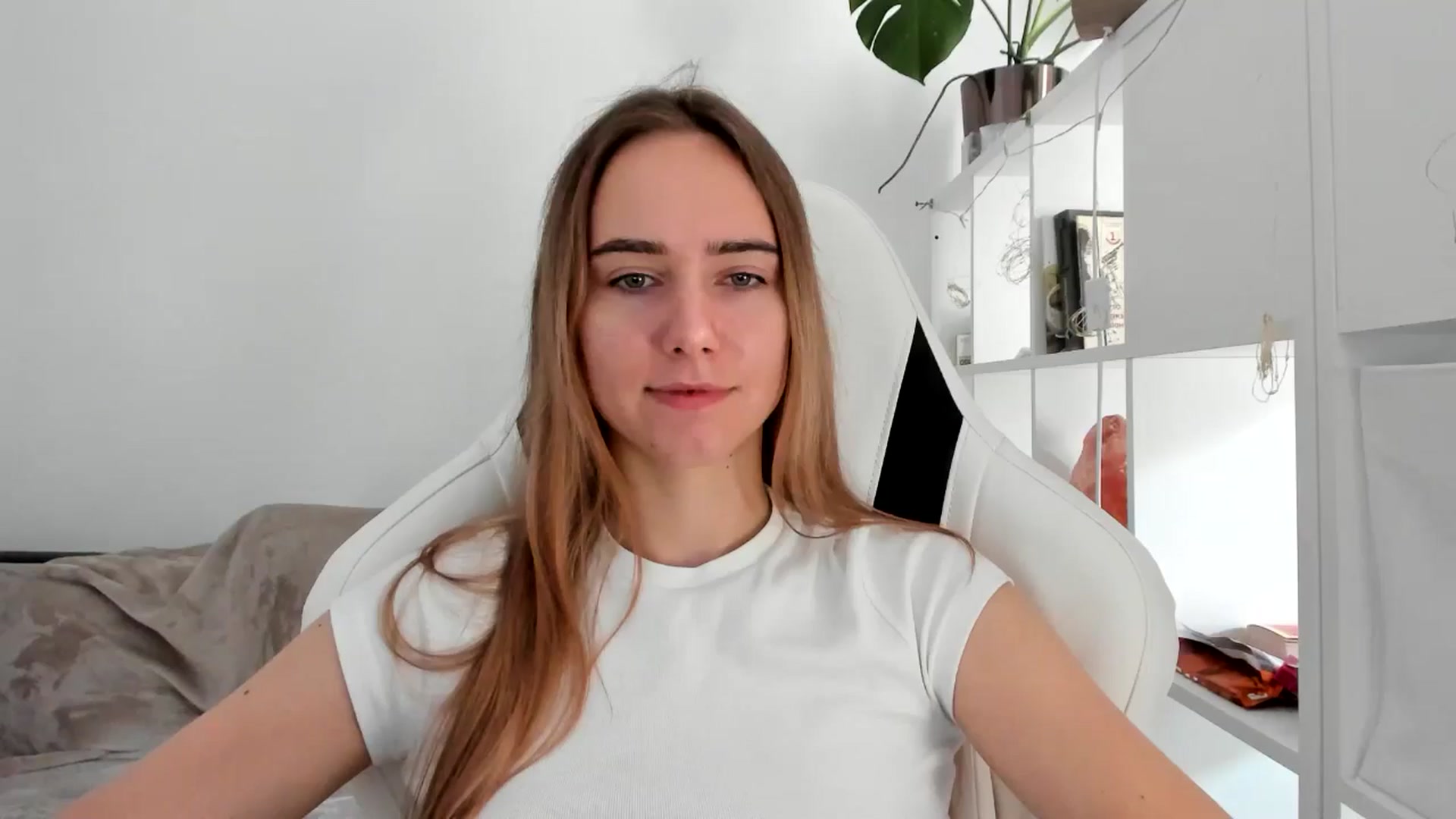 Gallery image thumbnail from OhAlisa's myfreecams stream on, 08/01/2025, 11:14 image 17 of 20