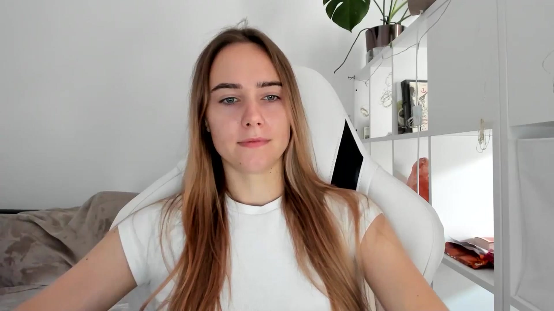Gallery image thumbnail from OhAlisa's myfreecams stream on, 08/01/2025, 11:14 image 5 of 20