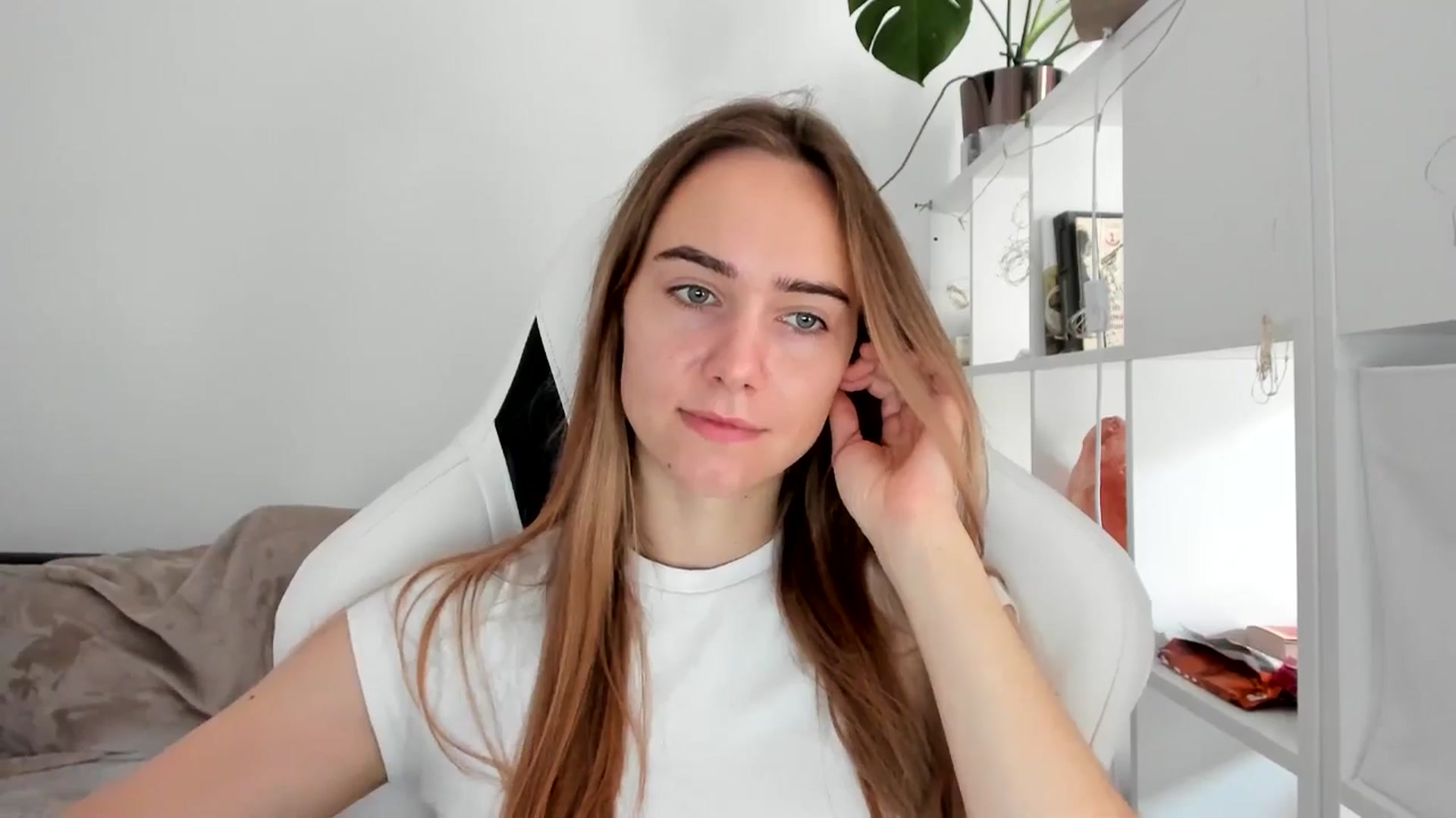 Gallery image thumbnail from OhAlisa's myfreecams stream on, 08/01/2025, 11:14 image 3 of 20