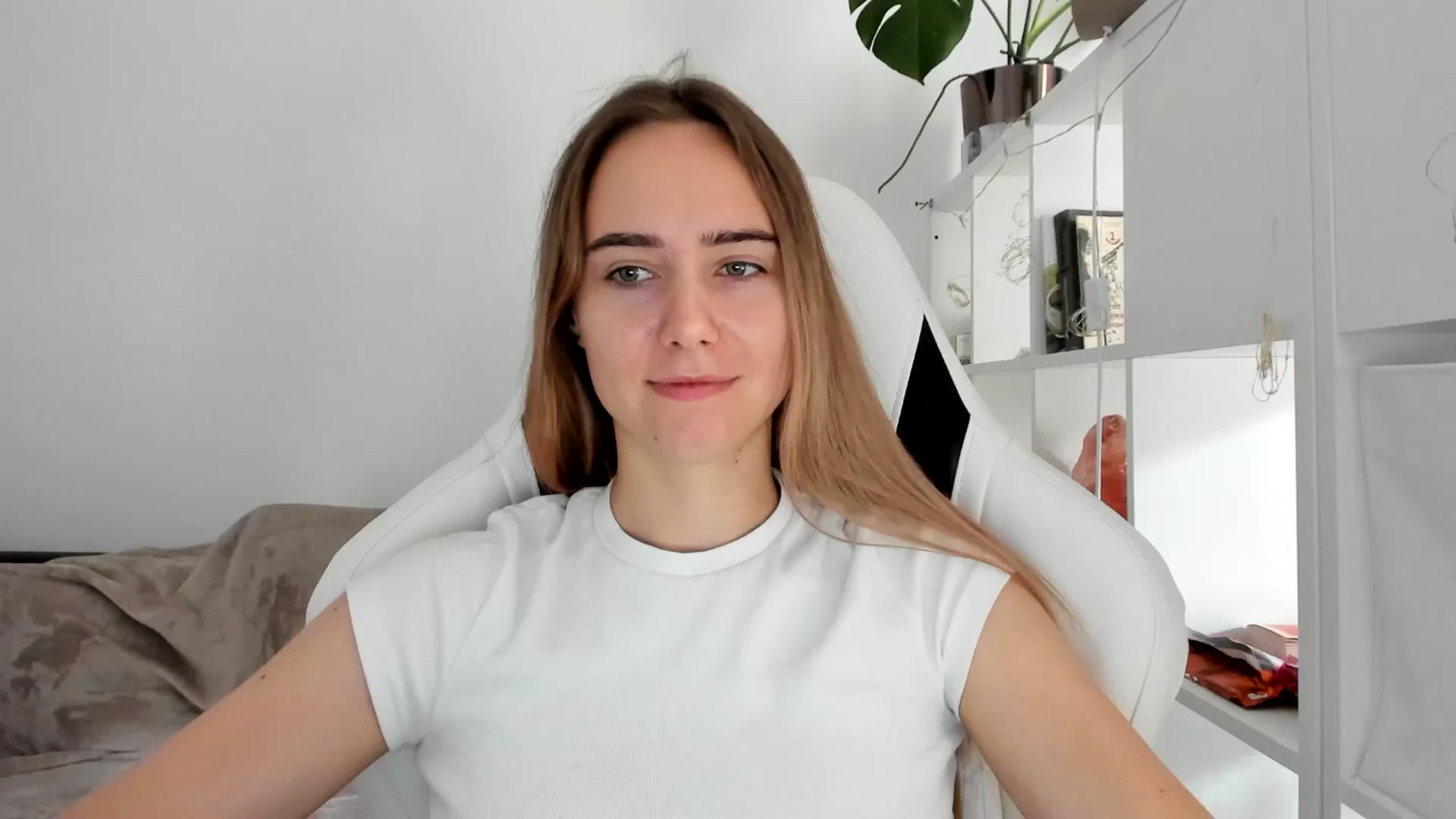 Gallery image thumbnail from OhAlisa's myfreecams stream on, 08/01/2025, 11:14 image 10 of 20