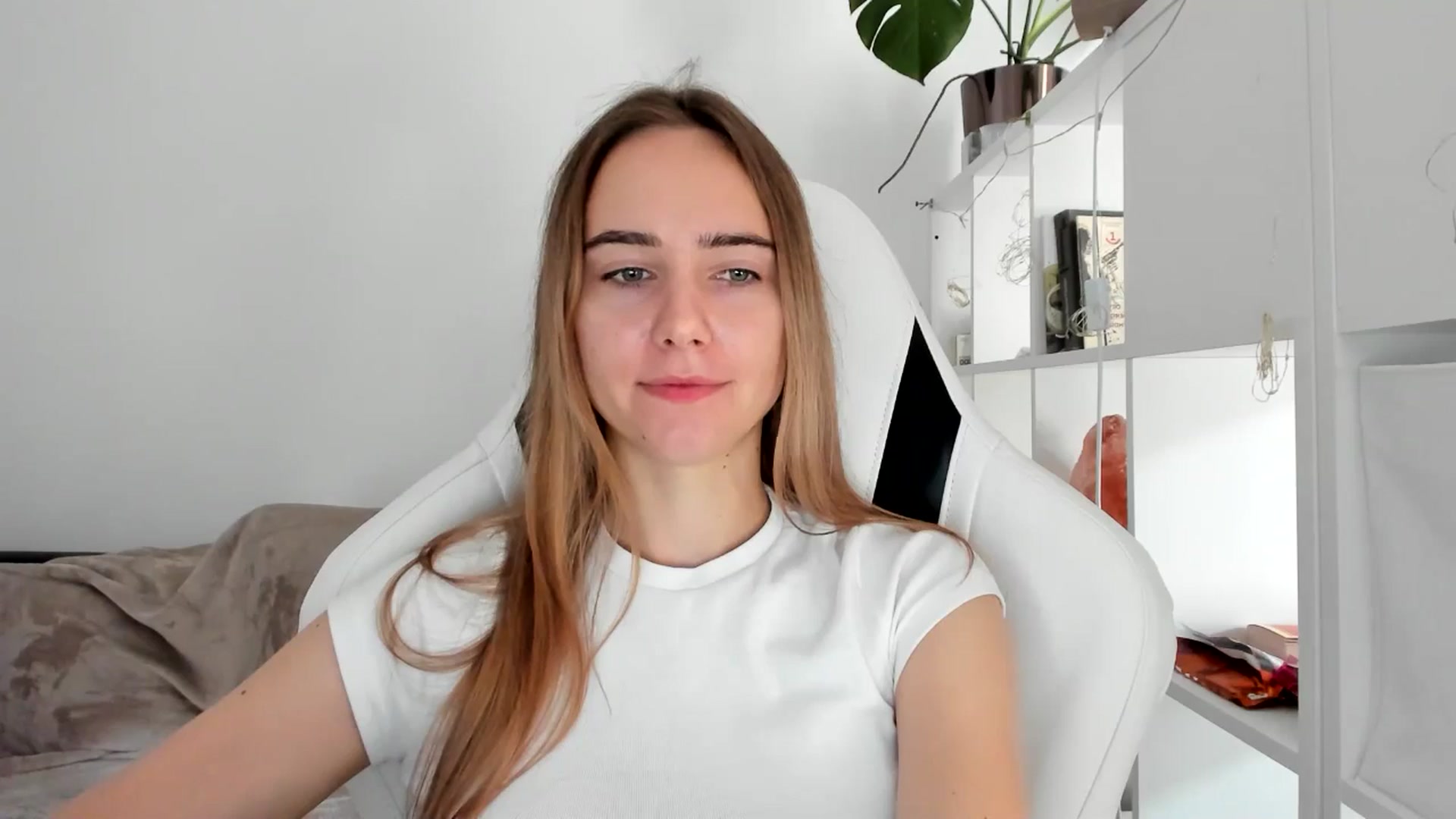 Gallery image thumbnail from OhAlisa's myfreecams stream on, 08/01/2025, 11:14 image 18 of 20