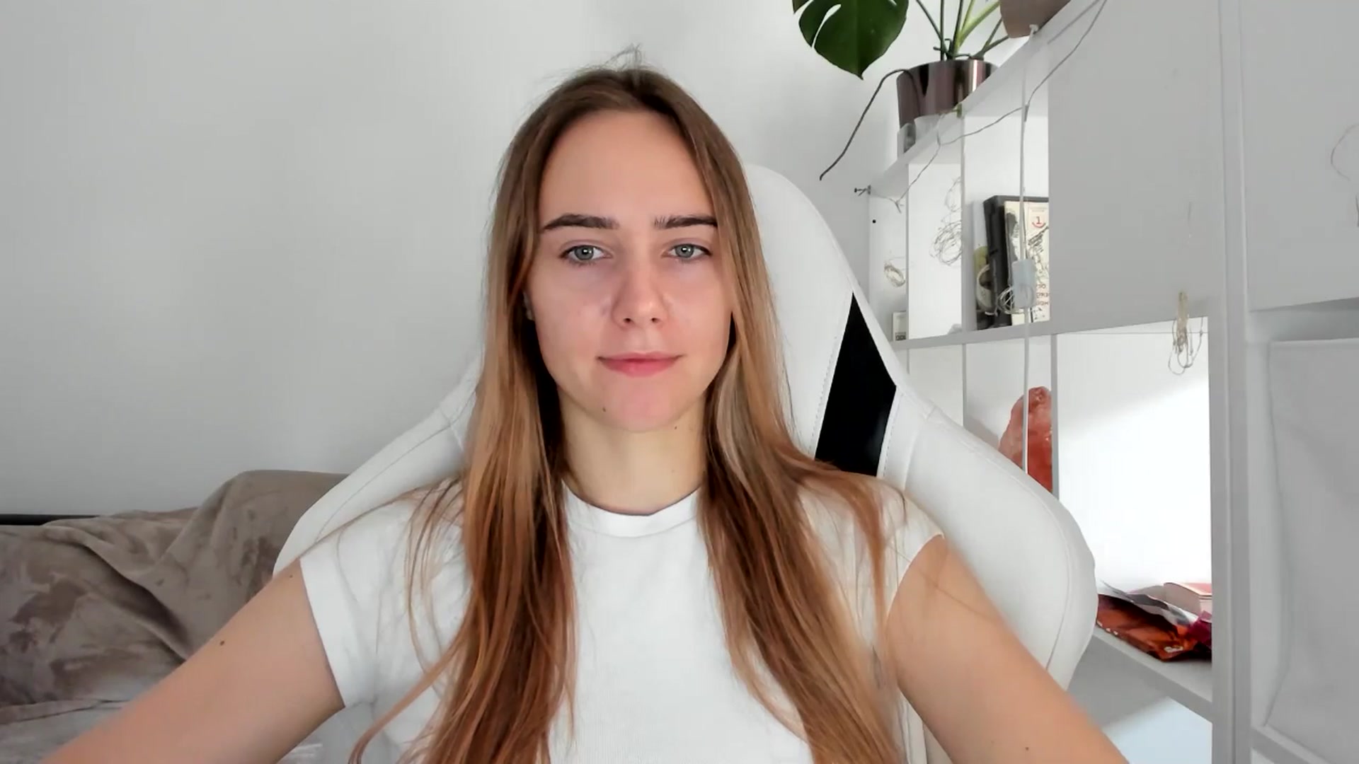Gallery image thumbnail from OhAlisa's myfreecams stream on, 08/01/2025, 11:14 image 6 of 20