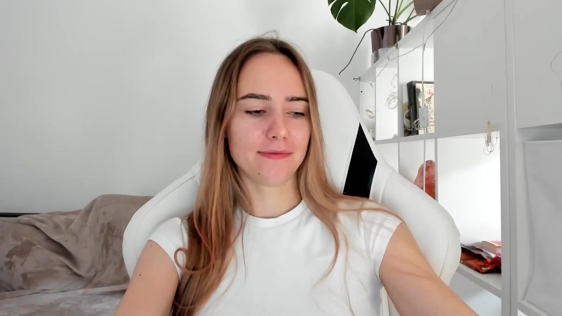 Gallery image thumbnail from OhAlisa's myfreecams stream on, 08/01/2025, 11:14 image 1 of 20