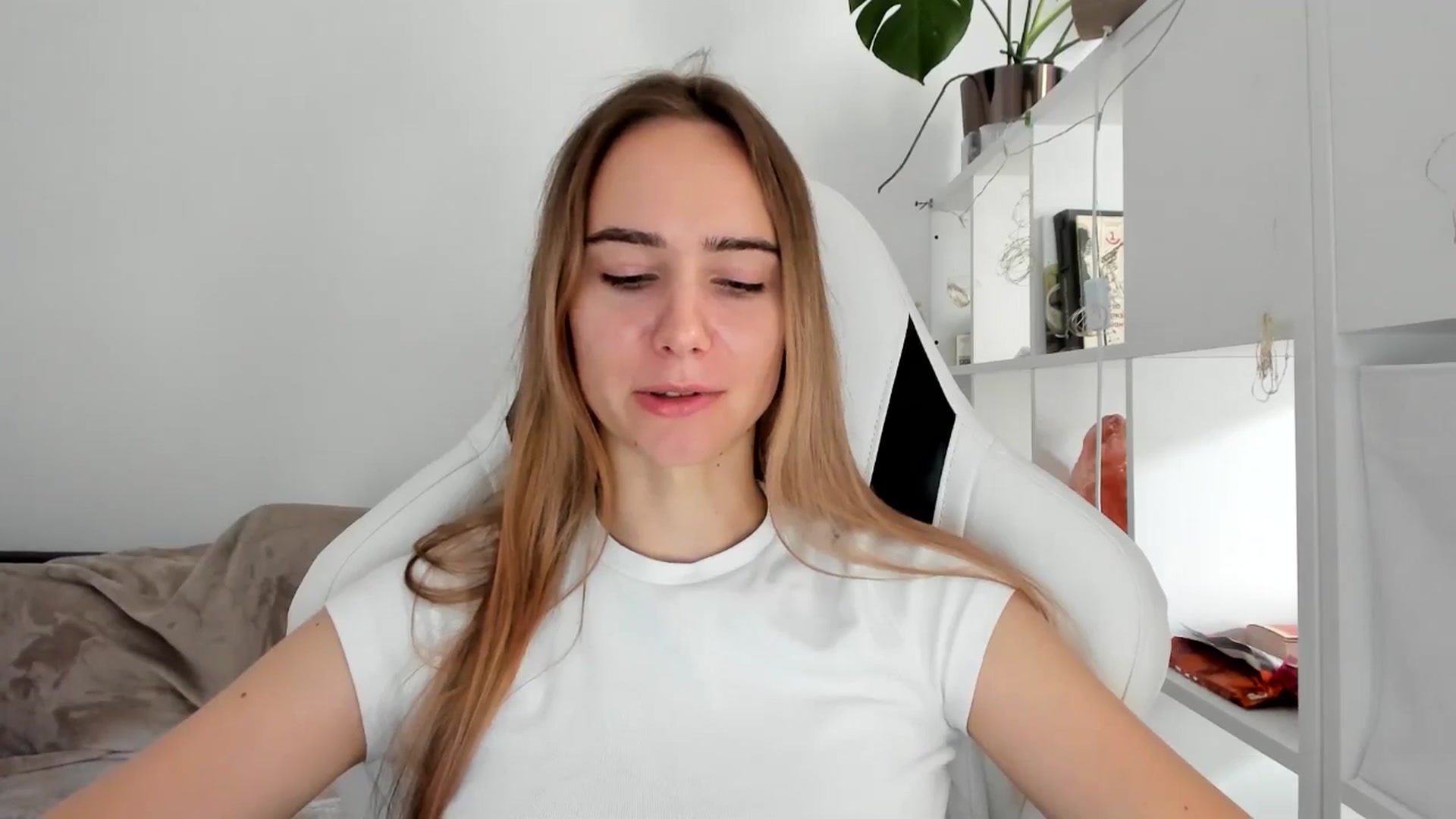 Gallery image thumbnail from OhAlisa's myfreecams stream on, 08/01/2025, 11:14 image 11 of 20