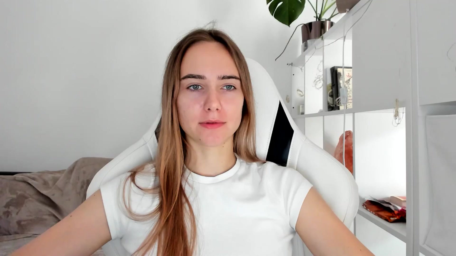 Gallery image thumbnail from OhAlisa's myfreecams stream on, 08/01/2025, 11:34 image 1 of 20