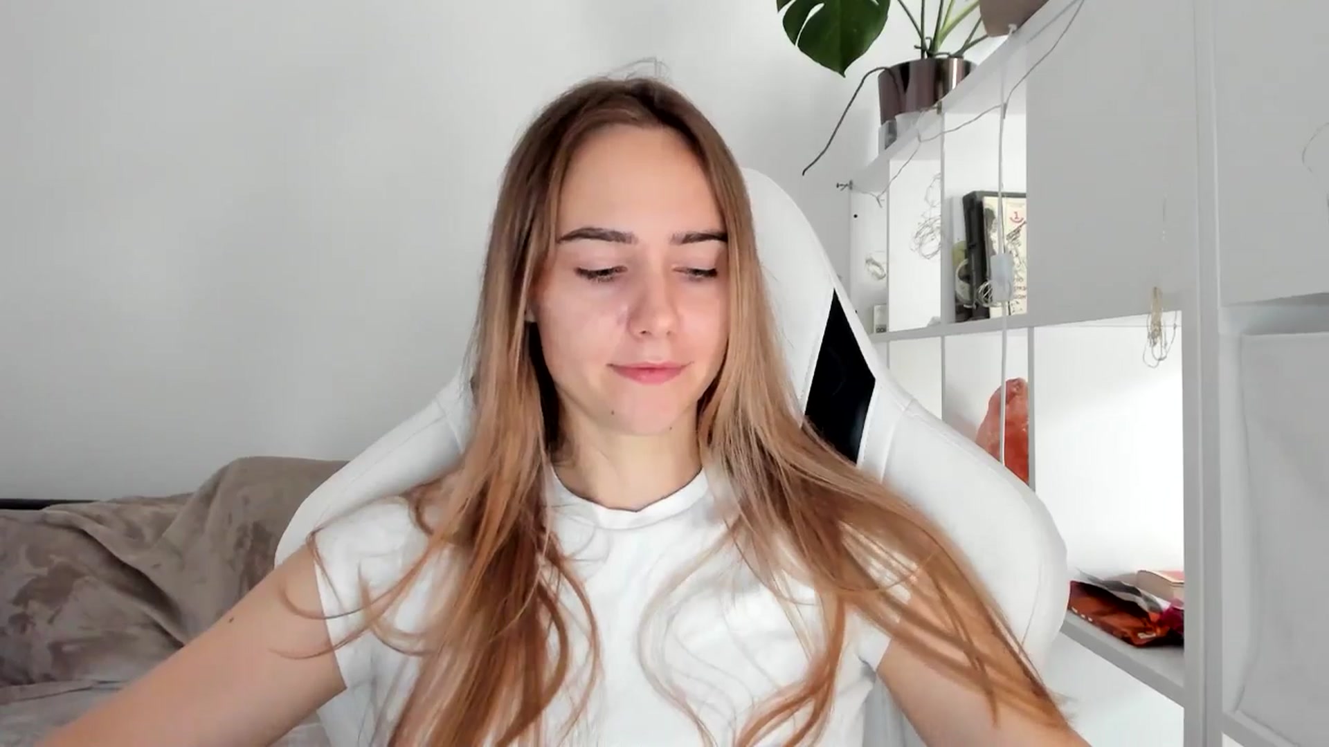 Gallery image thumbnail from OhAlisa's myfreecams stream on, 08/01/2025, 11:34 image 6 of 20