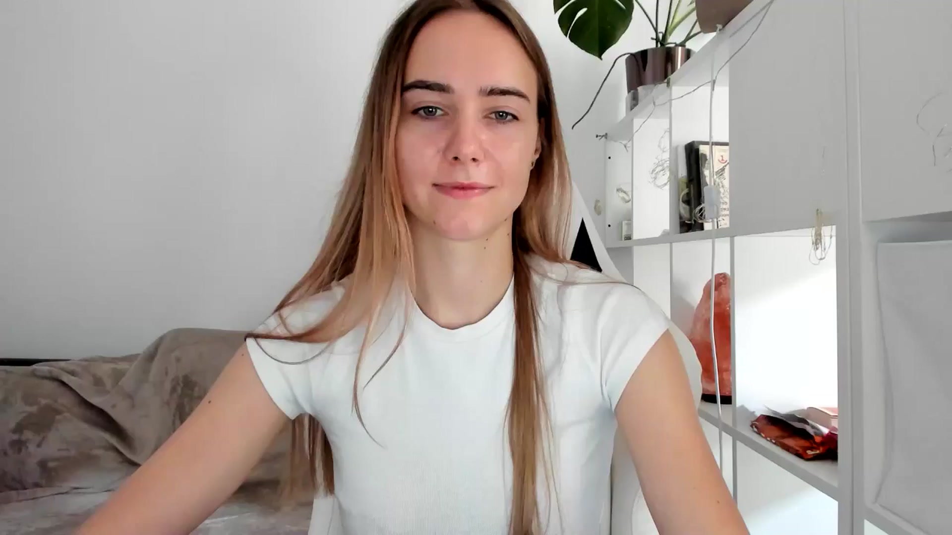 Gallery image thumbnail from OhAlisa's myfreecams stream on, 08/01/2025, 11:34 image 19 of 20