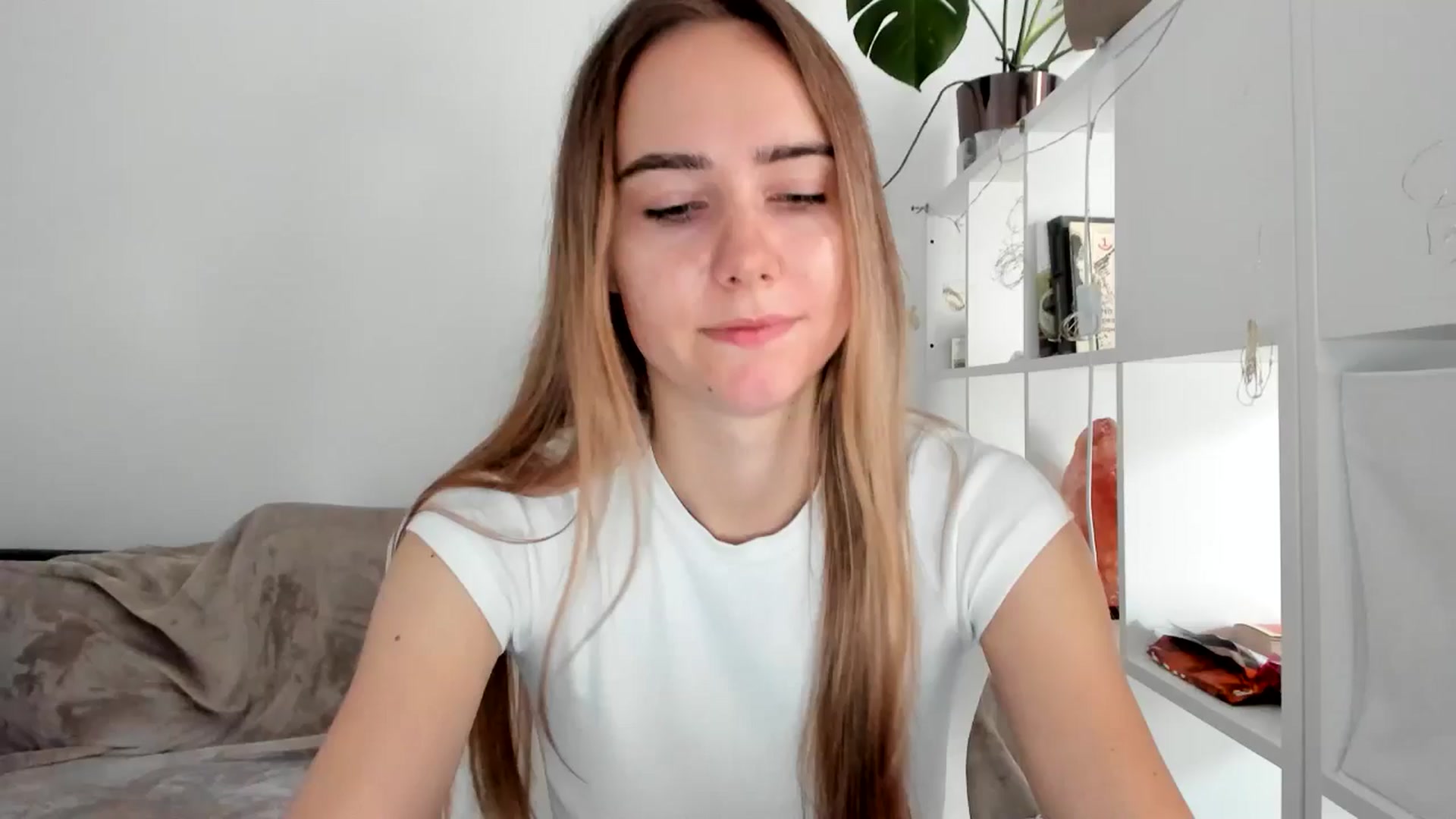 Gallery image thumbnail from OhAlisa's myfreecams stream on, 08/01/2025, 11:34 image 14 of 20