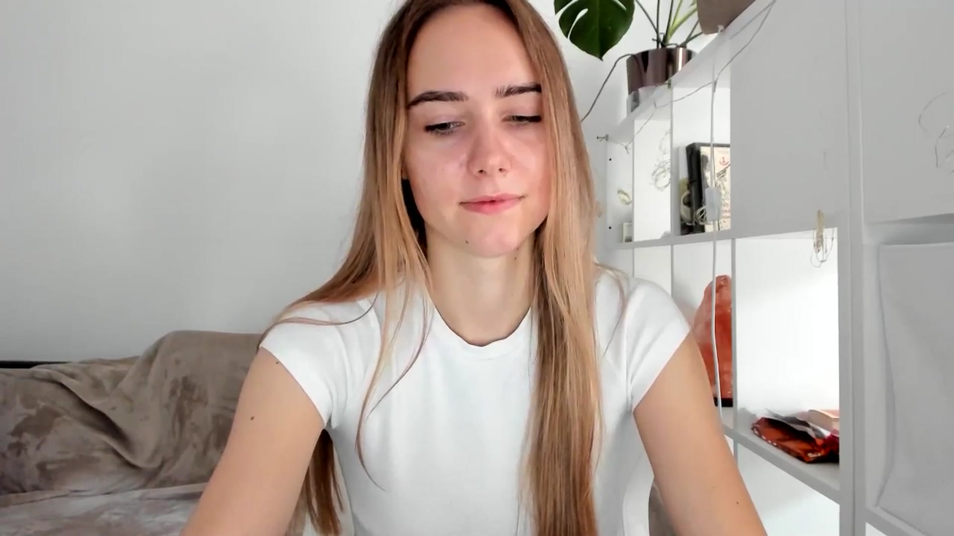 Gallery image thumbnail from OhAlisa's myfreecams stream on, 08/01/2025, 11:34 image 13 of 20