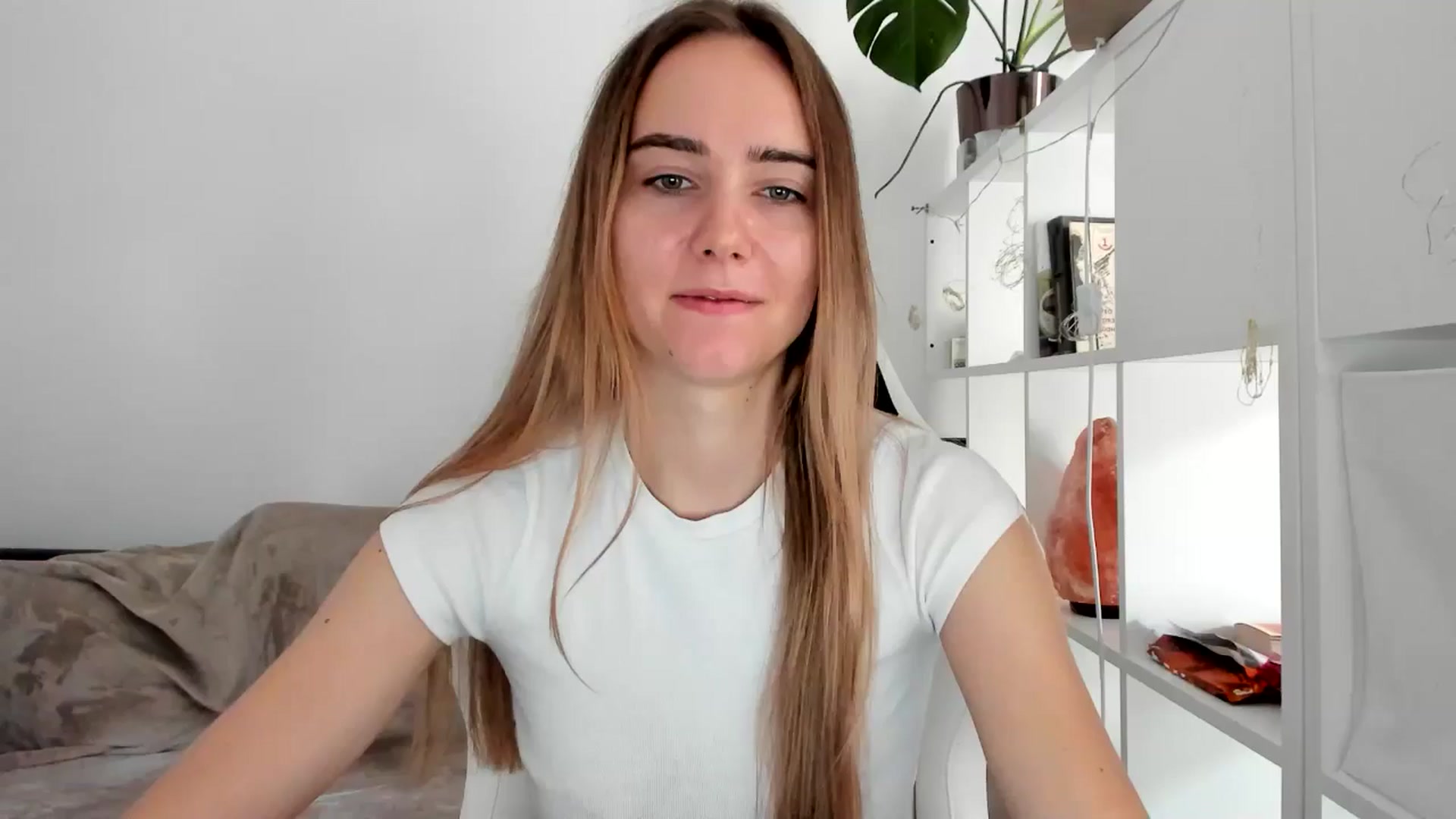 Gallery image thumbnail from OhAlisa's myfreecams stream on, 08/01/2025, 11:34 image 15 of 20