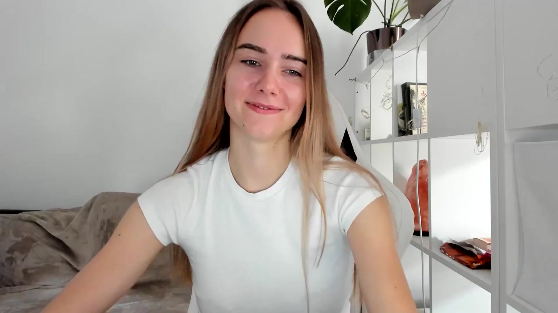 Gallery image thumbnail from OhAlisa's myfreecams stream on, 08/01/2025, 11:34 image 12 of 20