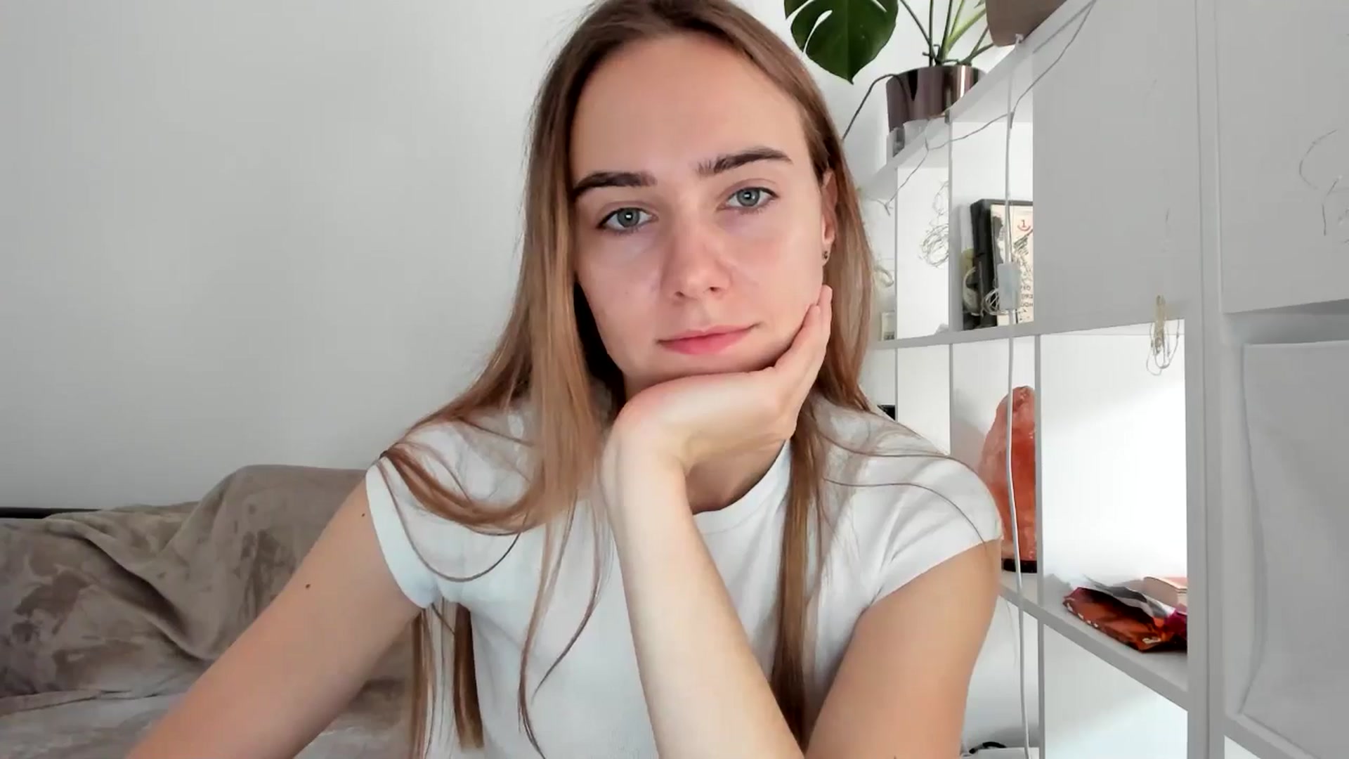 Gallery image thumbnail from OhAlisa's myfreecams stream on, 08/01/2025, 11:34 image 16 of 20
