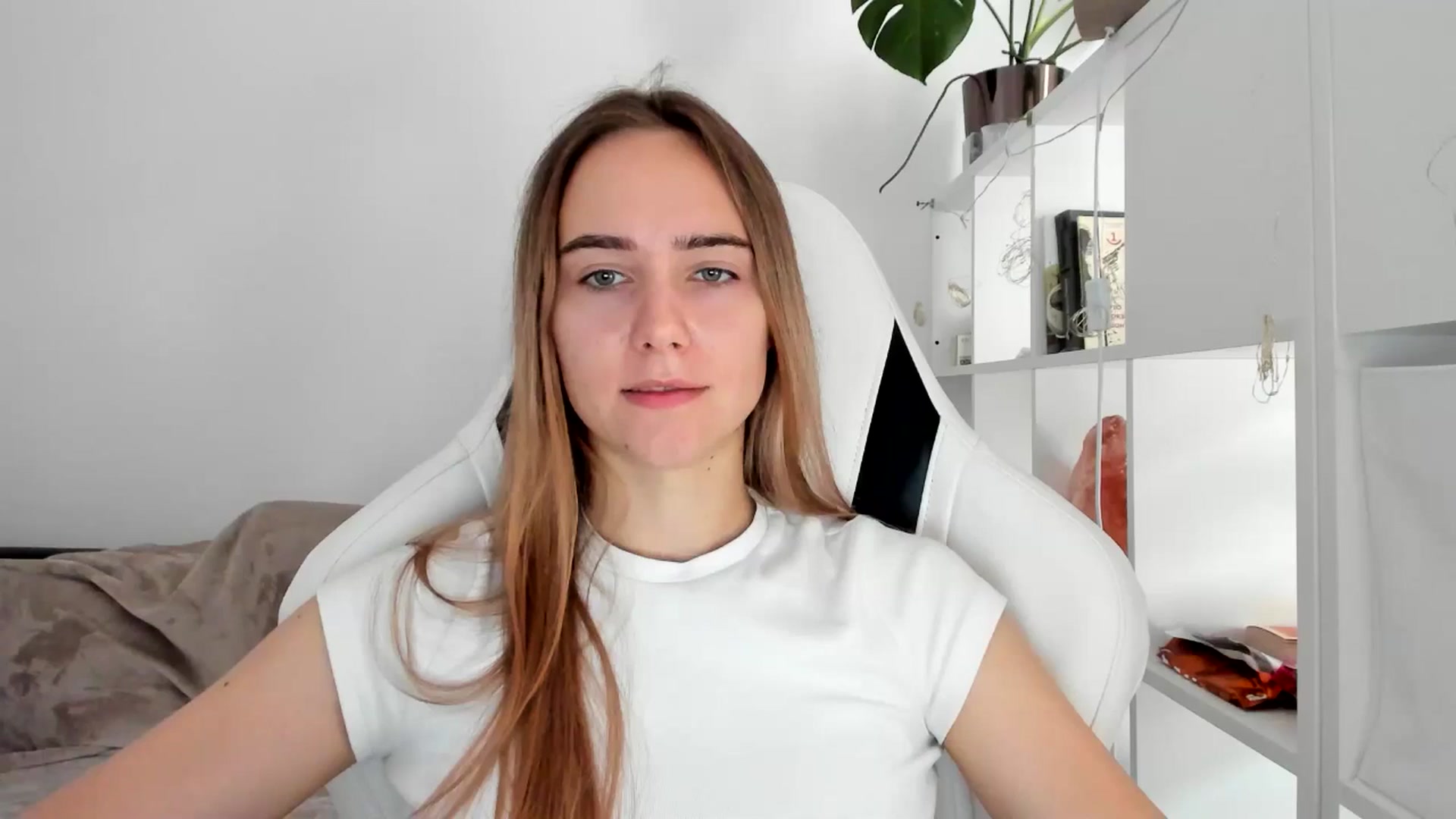 Gallery image thumbnail from OhAlisa's myfreecams stream on, 08/01/2025, 11:34 image 2 of 20
