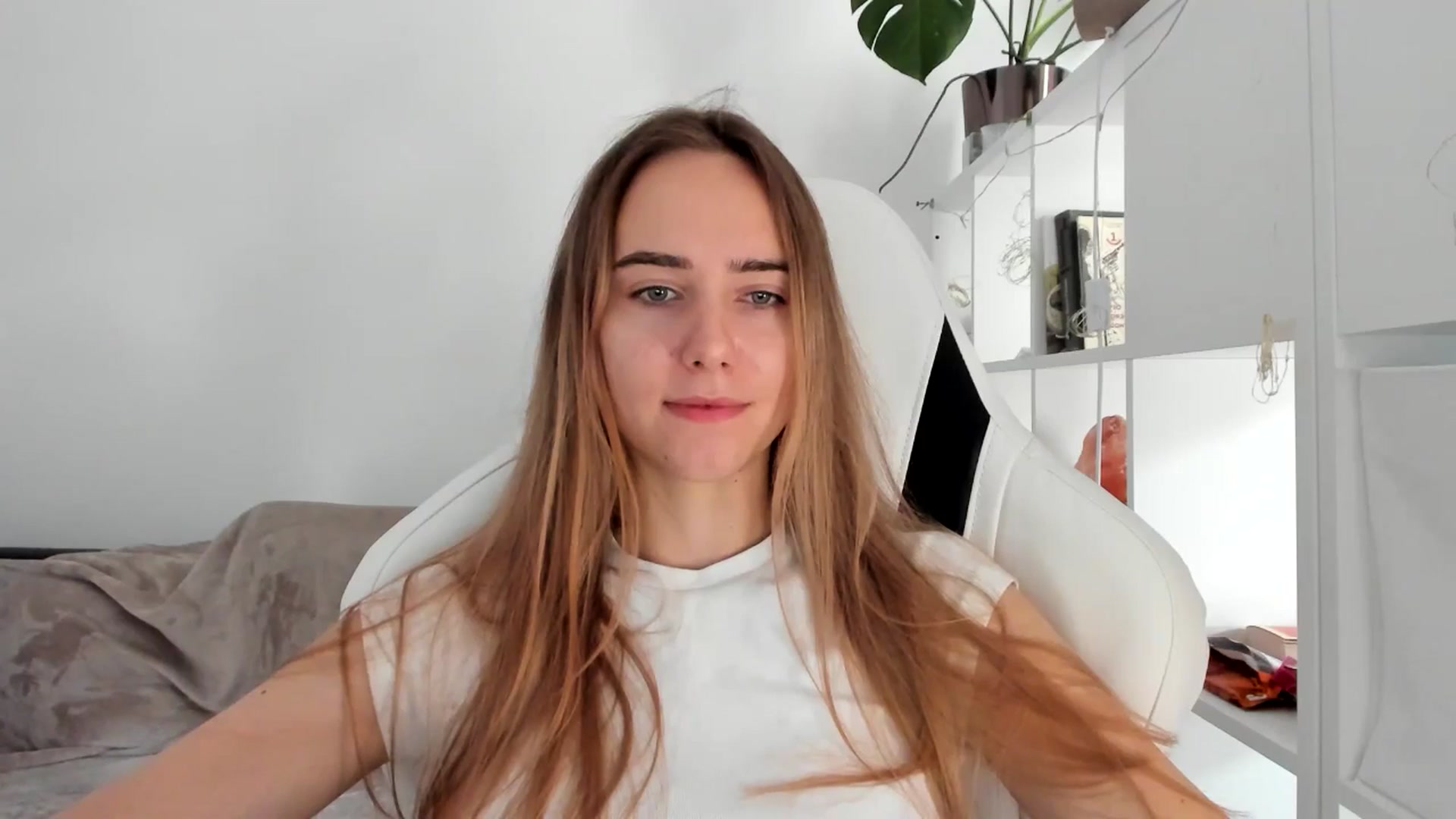 Gallery image thumbnail from OhAlisa's myfreecams stream on, 08/01/2025, 11:34 image 8 of 20