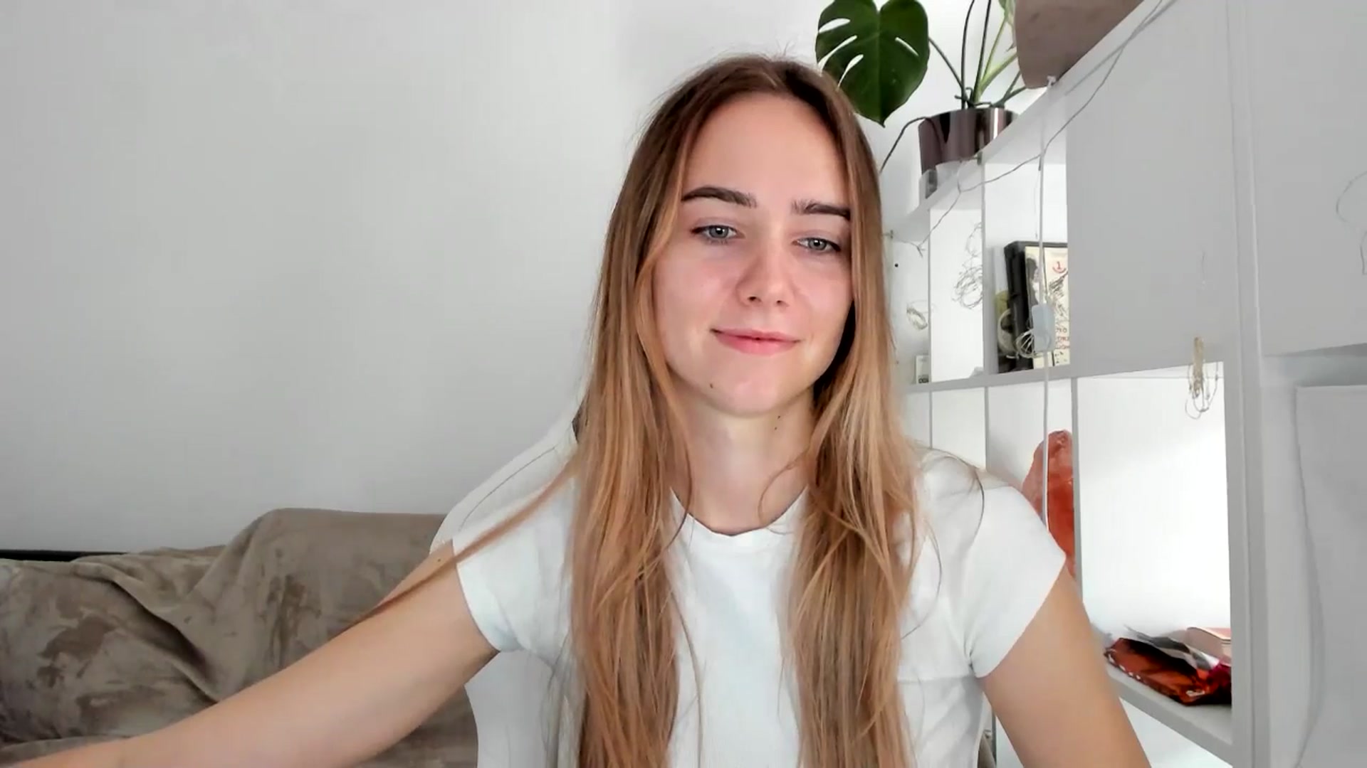Gallery image thumbnail from OhAlisa's myfreecams stream on, 08/01/2025, 13:01 image 2 of 20