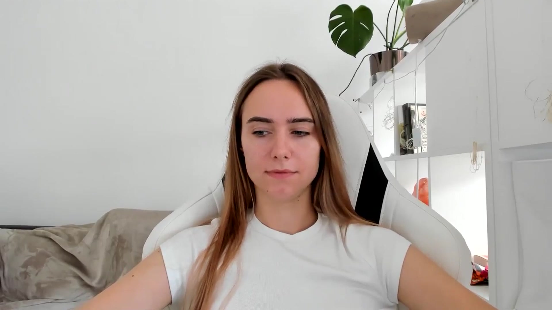 Gallery image thumbnail from OhAlisa's myfreecams stream on, 08/01/2025, 13:01 image 20 of 20