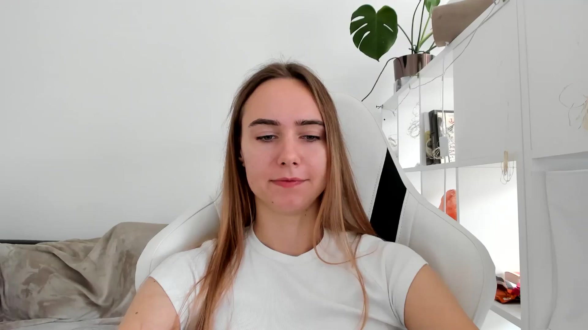 Gallery image thumbnail from OhAlisa's myfreecams stream on, 08/01/2025, 13:01 image 19 of 20