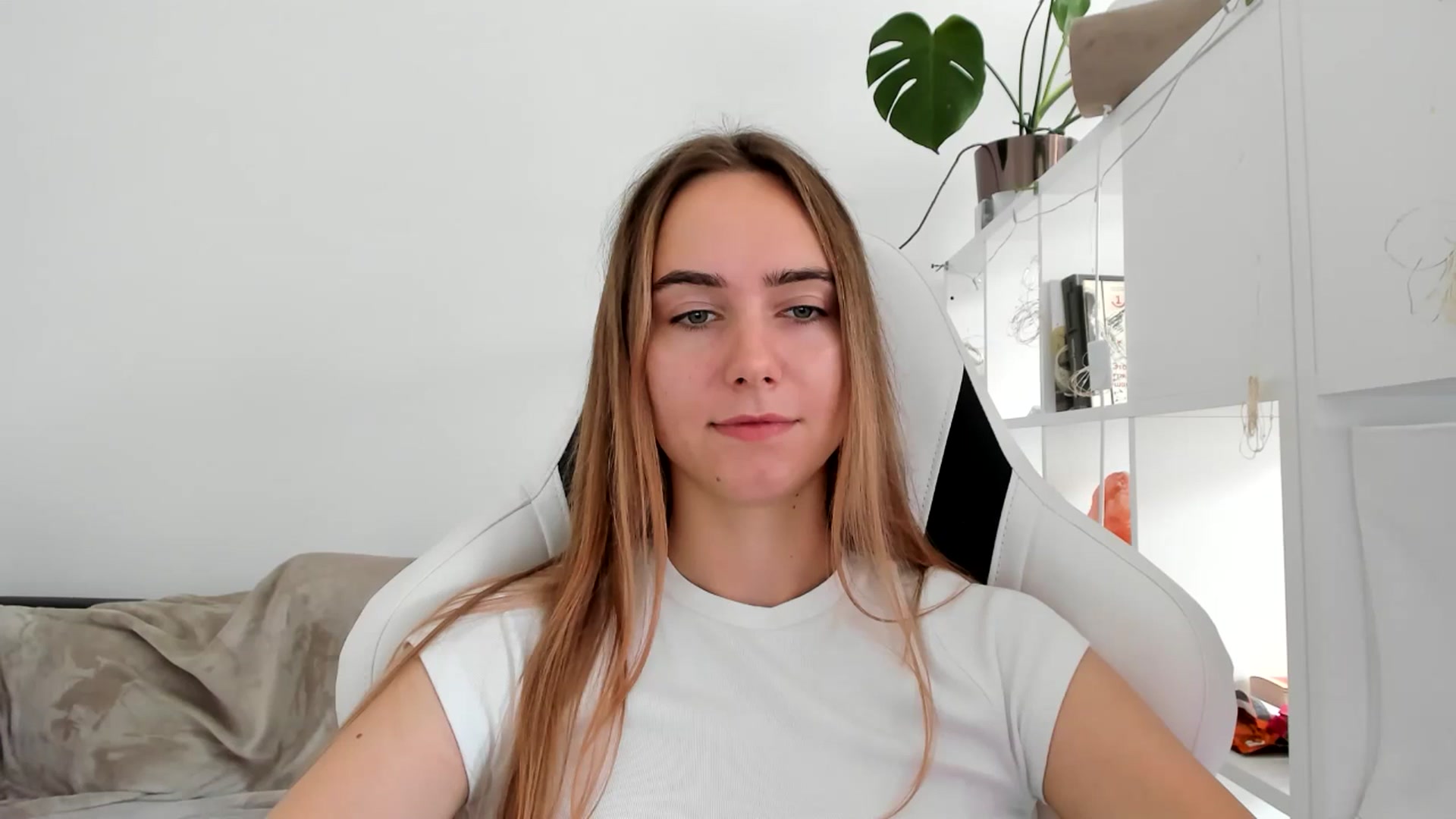 Gallery image thumbnail from OhAlisa's myfreecams stream on, 08/01/2025, 13:01 image 16 of 20