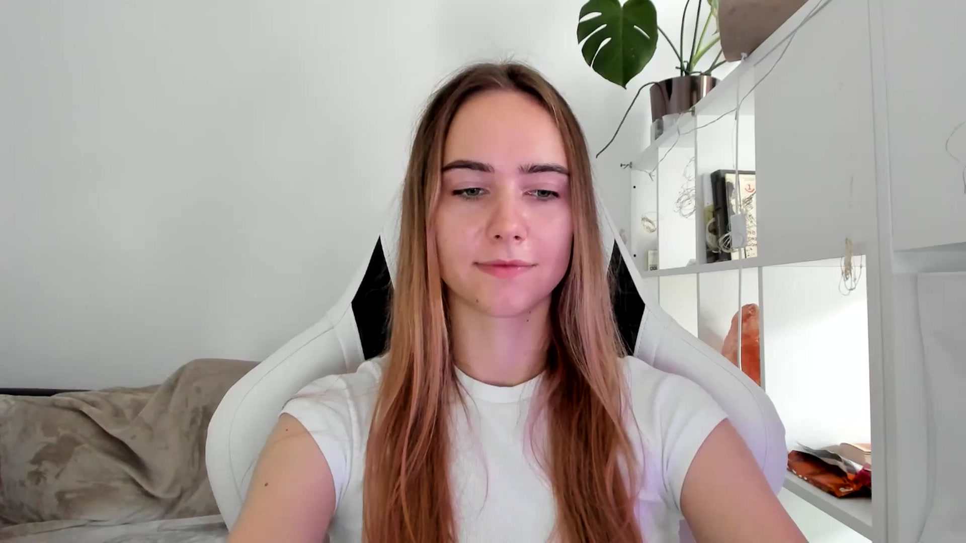Gallery image thumbnail from OhAlisa's myfreecams stream on, 08/01/2025, 13:01 image 9 of 20