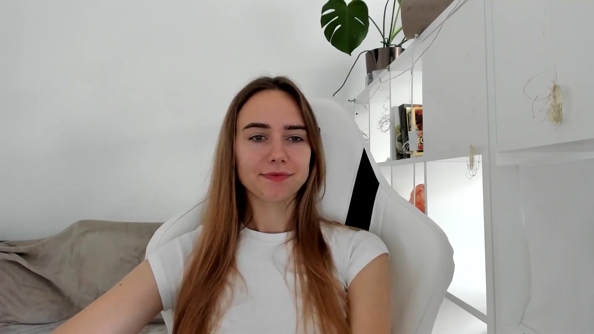 Gallery image thumbnail from OhAlisa's myfreecams stream on, 08/02/2025, 13:35 image 11 of 20