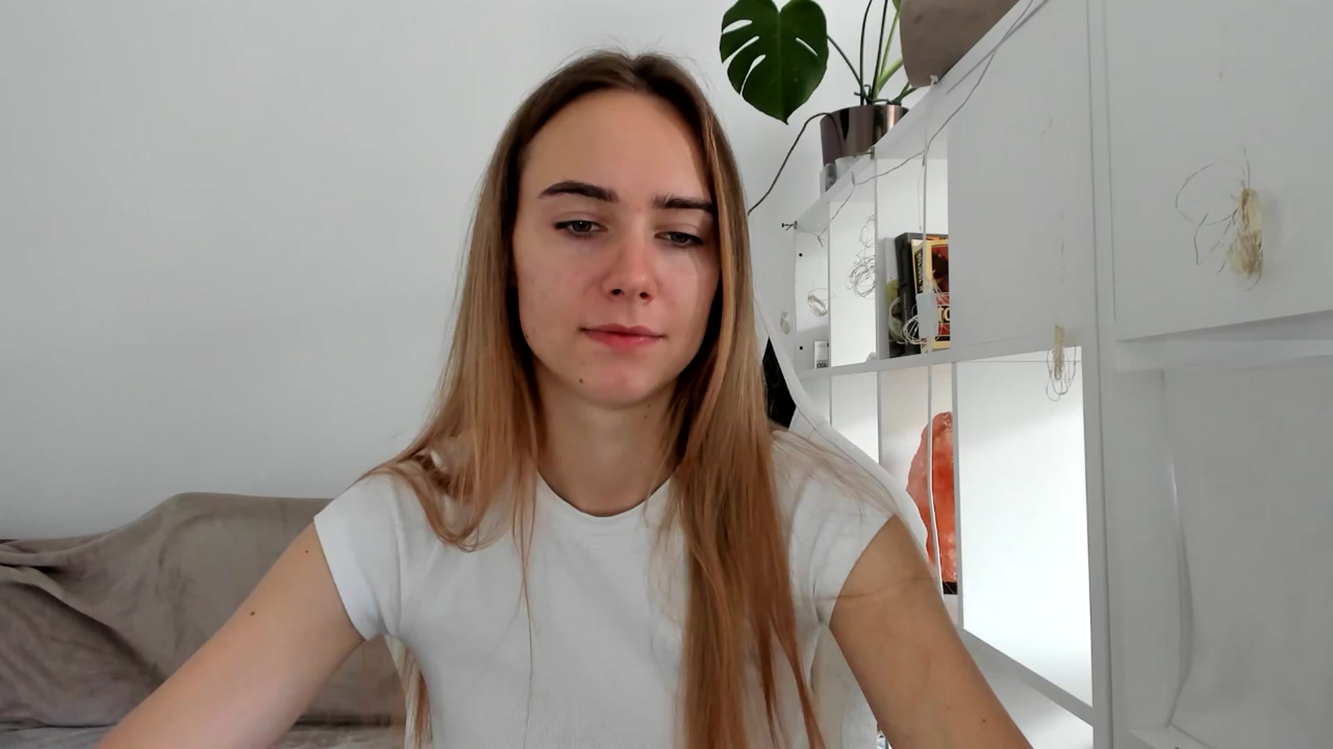 Gallery image thumbnail from OhAlisa's myfreecams stream on, 08/02/2025, 13:35 image 6 of 20