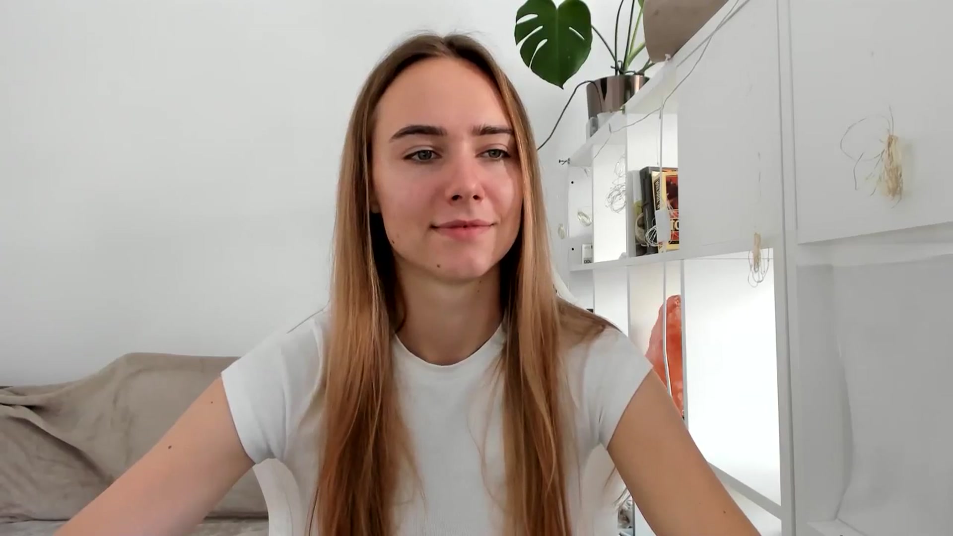 Gallery image thumbnail from OhAlisa's myfreecams stream on, 08/02/2025, 13:35 image 10 of 20