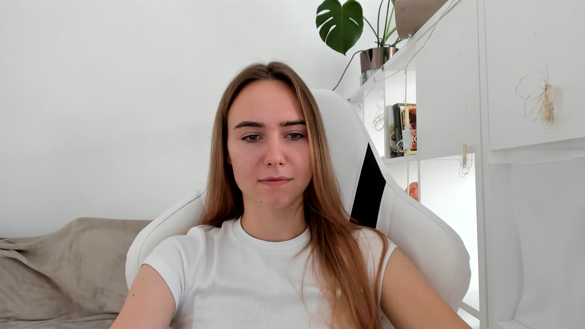 Gallery image thumbnail from OhAlisa's myfreecams stream on, 08/02/2025, 13:35 image 18 of 20