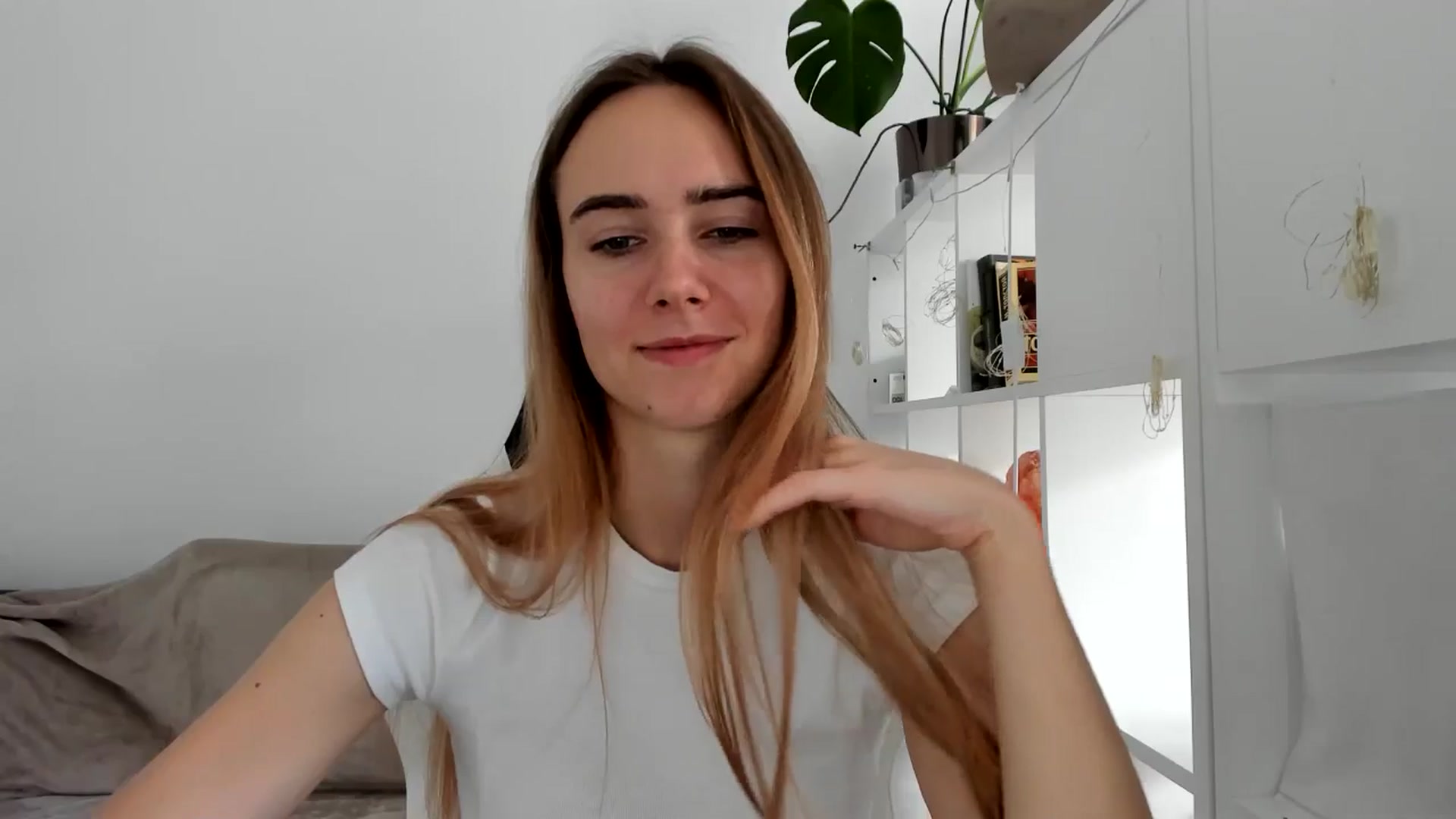 Gallery image thumbnail from OhAlisa's myfreecams stream on, 08/02/2025, 13:35 image 7 of 20