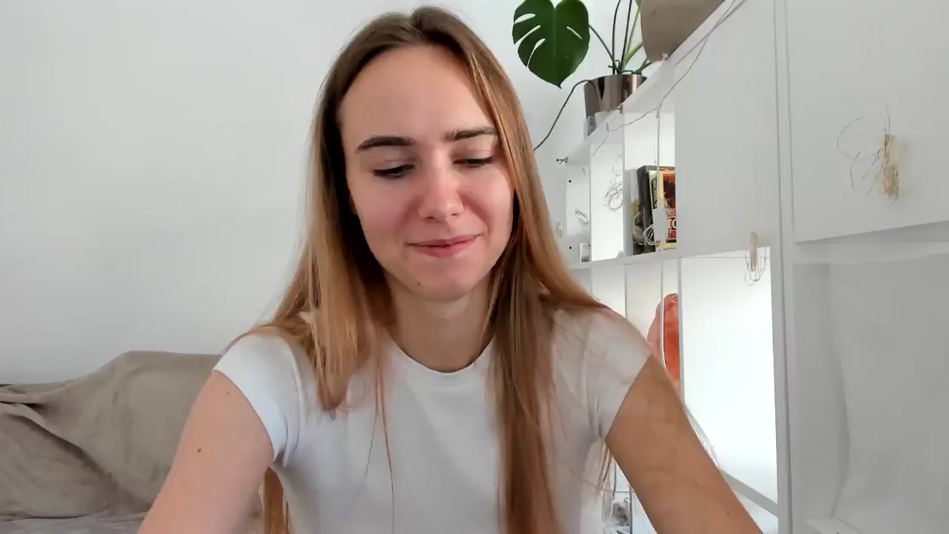 Gallery image thumbnail from OhAlisa's myfreecams stream on, 08/02/2025, 13:35 image 4 of 20
