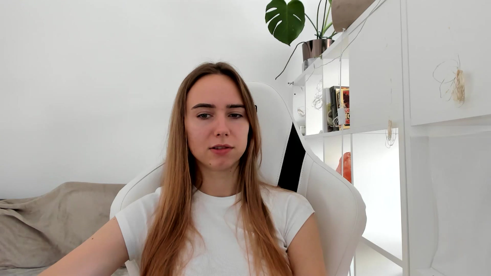 Gallery image thumbnail from OhAlisa's myfreecams stream on, 08/02/2025, 13:35 image 12 of 20