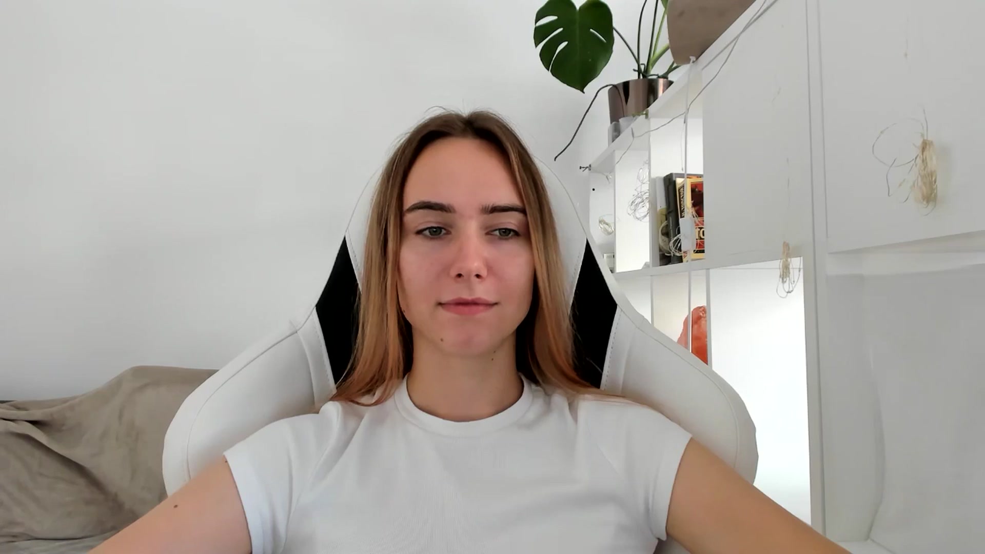 Gallery image thumbnail from OhAlisa's myfreecams stream on, 08/02/2025, 14:20 image 12 of 20