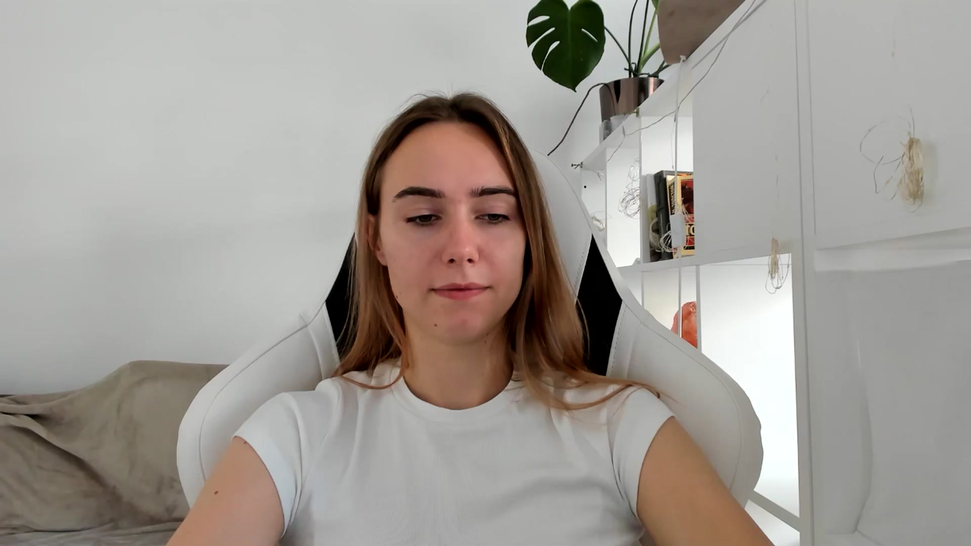 Gallery image thumbnail from OhAlisa's myfreecams stream on, 08/02/2025, 14:20 image 19 of 20