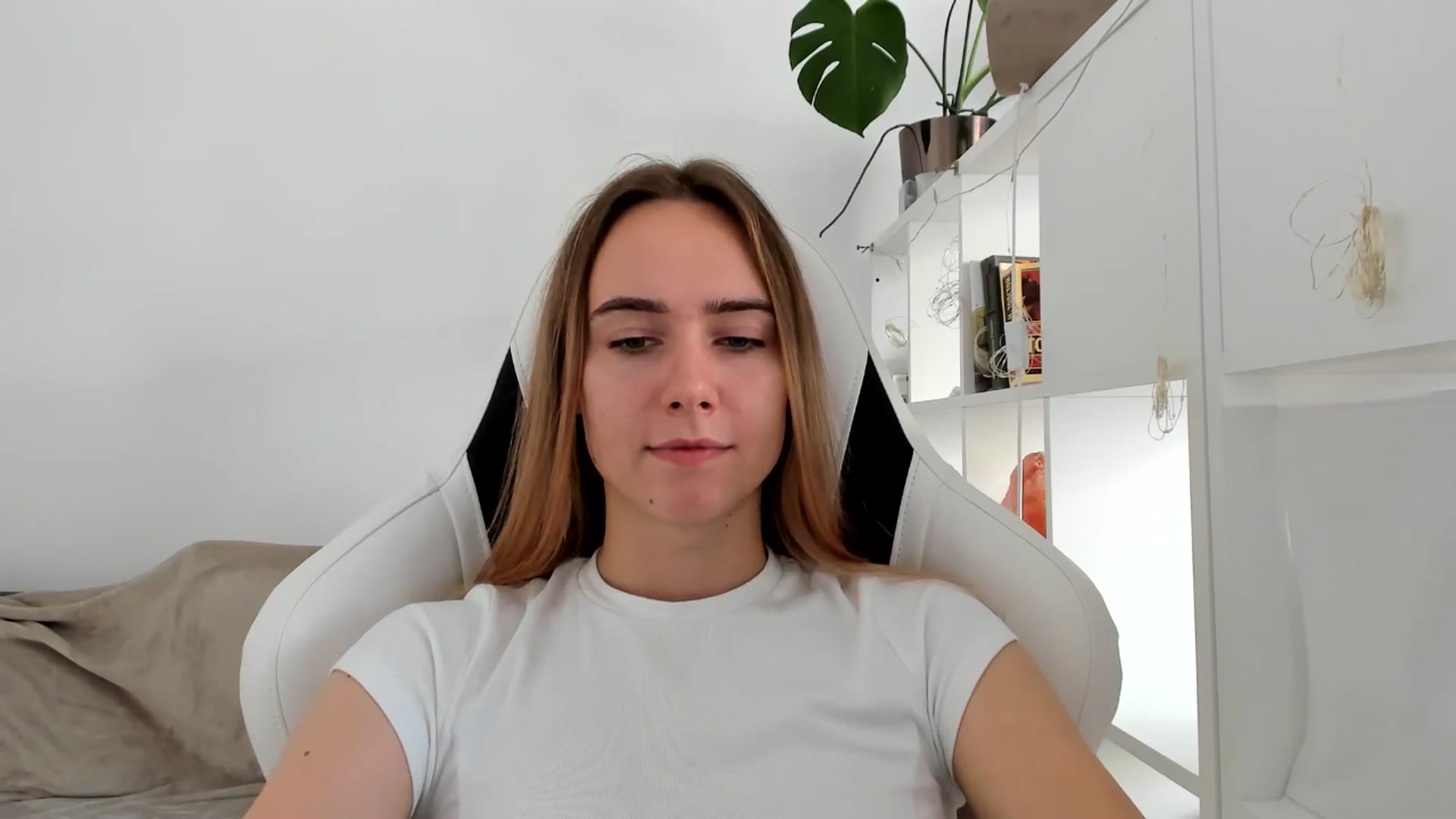 Gallery image thumbnail from OhAlisa's myfreecams stream on, 08/02/2025, 14:20 image 10 of 20