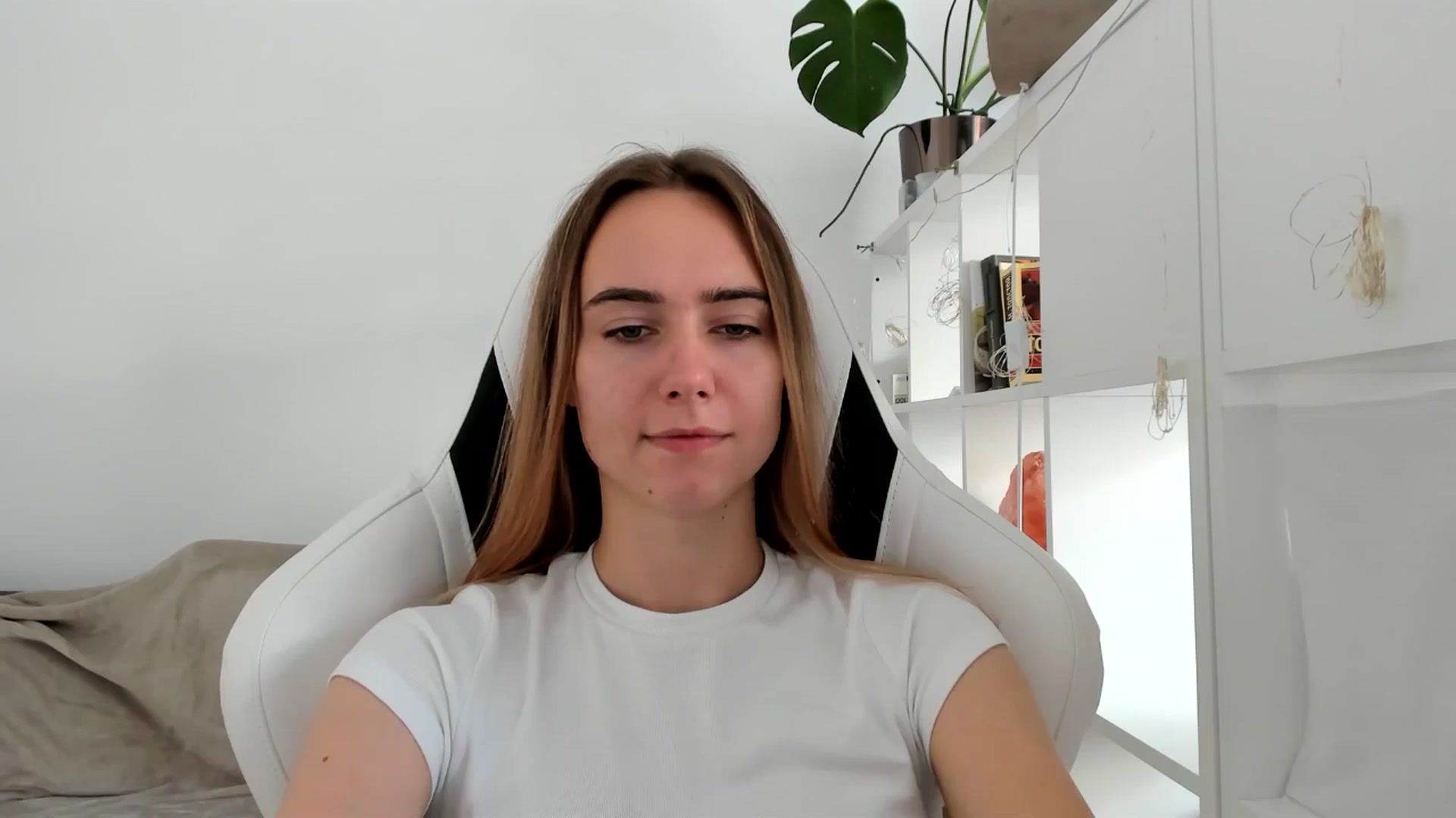 Gallery image thumbnail from OhAlisa's myfreecams stream on, 08/02/2025, 14:20 image 5 of 20