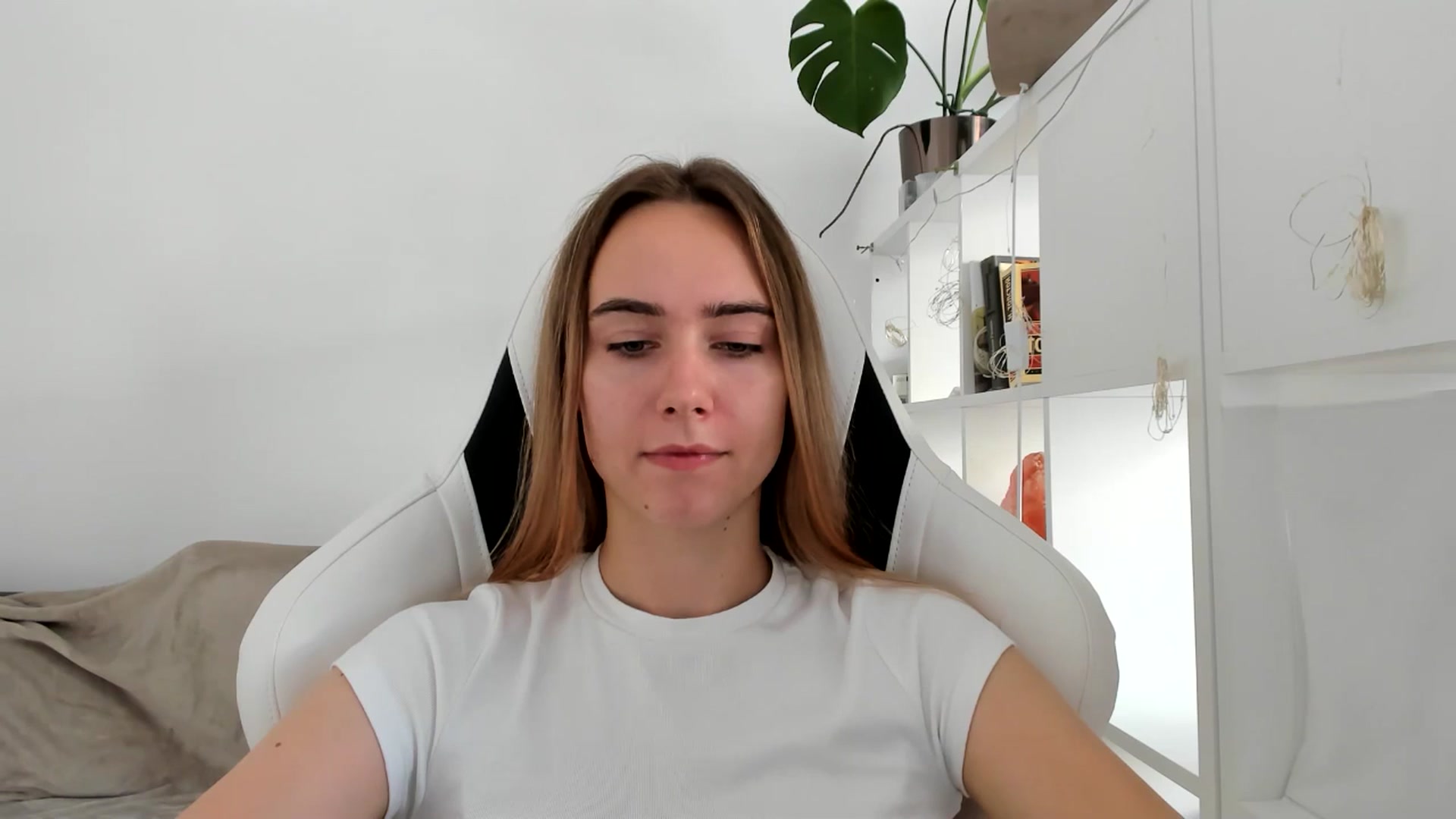 Gallery image thumbnail from OhAlisa's myfreecams stream on, 08/02/2025, 14:20 image 11 of 20