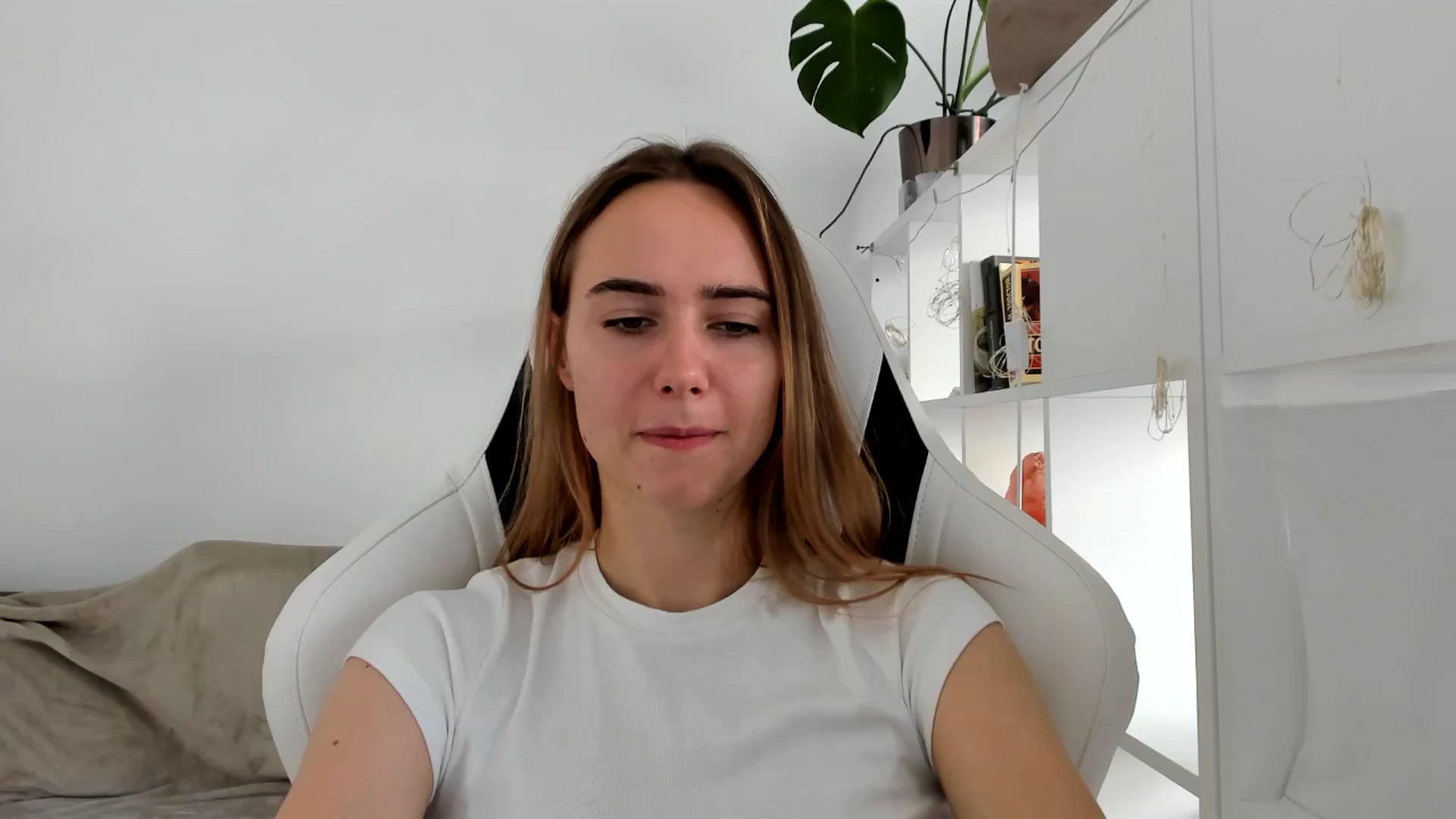 Gallery image thumbnail from OhAlisa's myfreecams stream on, 08/02/2025, 14:20 image 18 of 20