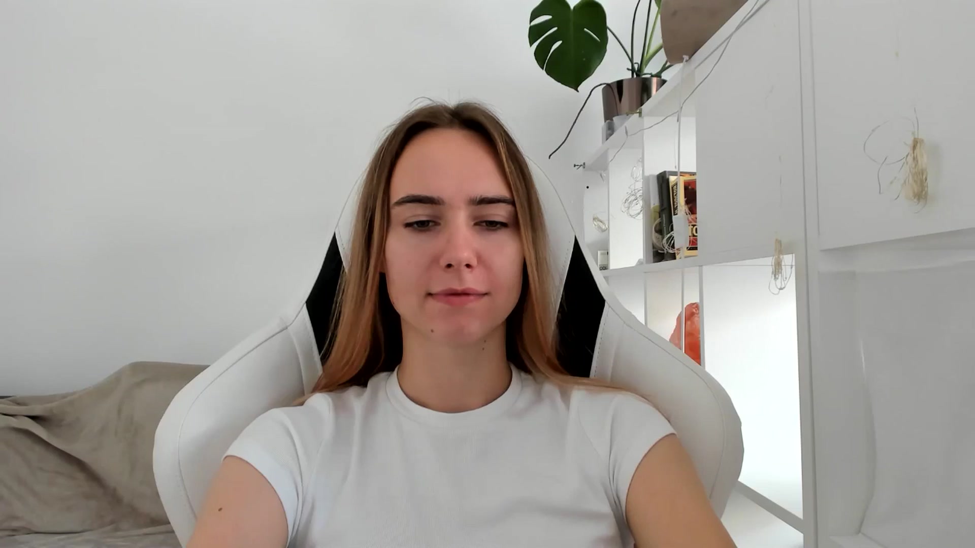 Gallery image thumbnail from OhAlisa's myfreecams stream on, 08/02/2025, 14:20 image 6 of 20