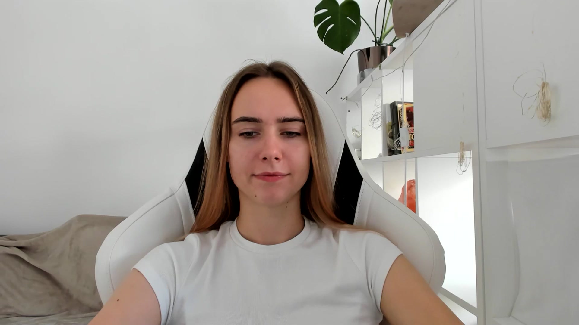 Gallery image thumbnail from OhAlisa's myfreecams stream on, 08/02/2025, 14:20 image 8 of 20