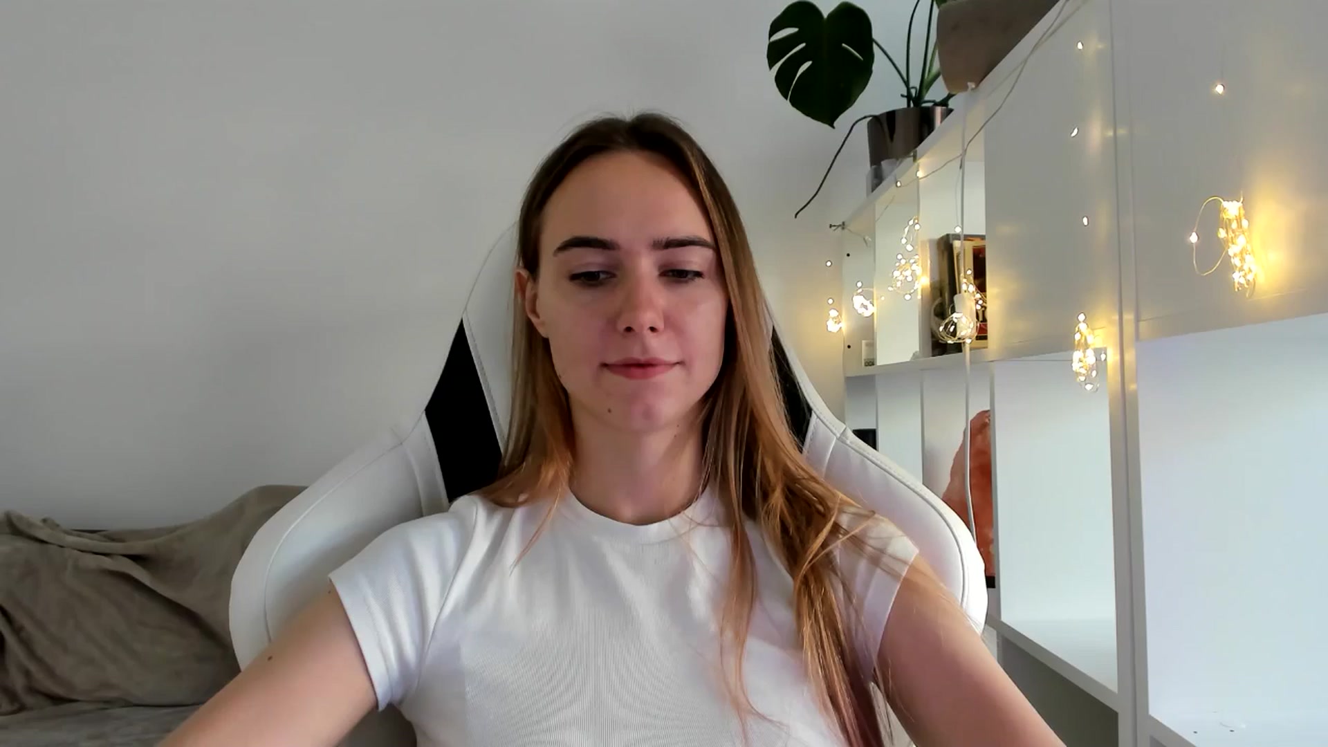 Gallery image thumbnail from OhAlisa's myfreecams stream on, 08/02/2025, 15:05 image 19 of 20