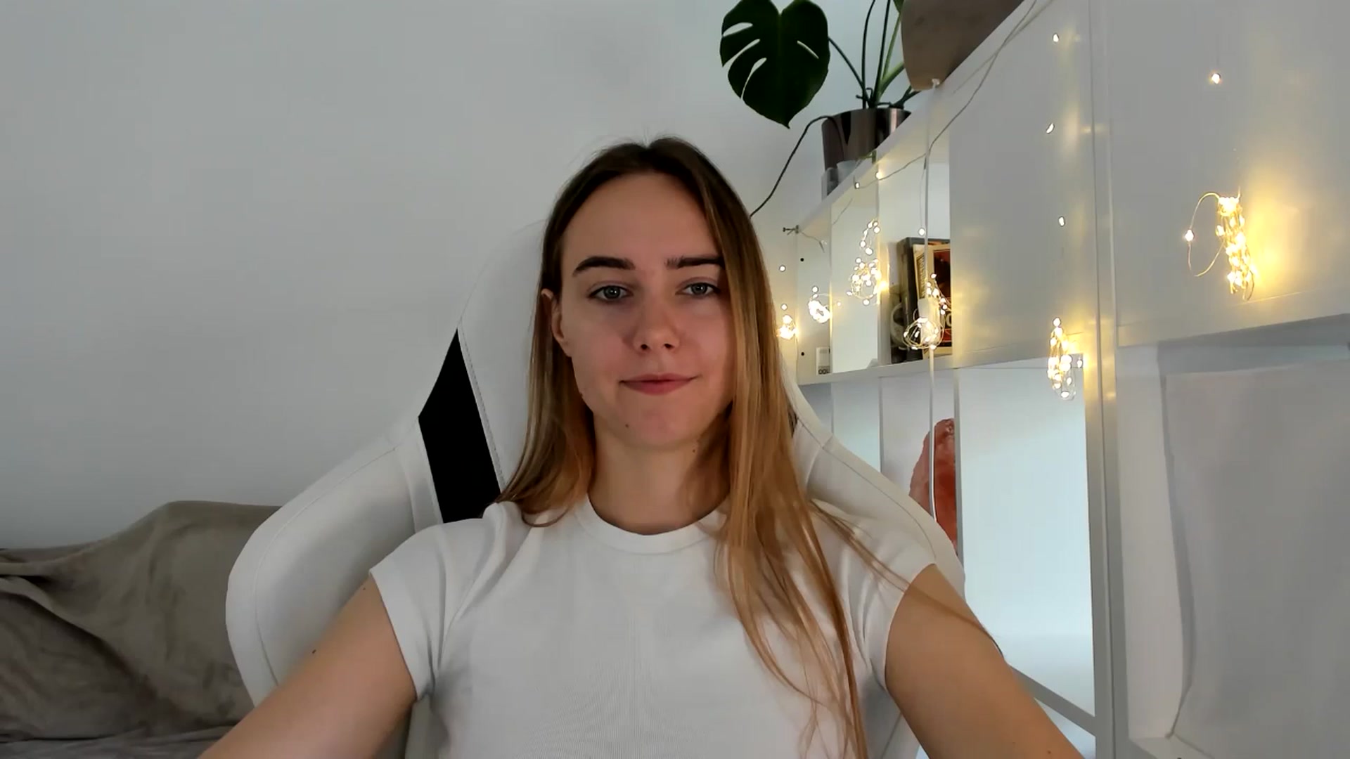 Gallery image thumbnail from OhAlisa's myfreecams stream on, 08/02/2025, 15:05 image 4 of 20