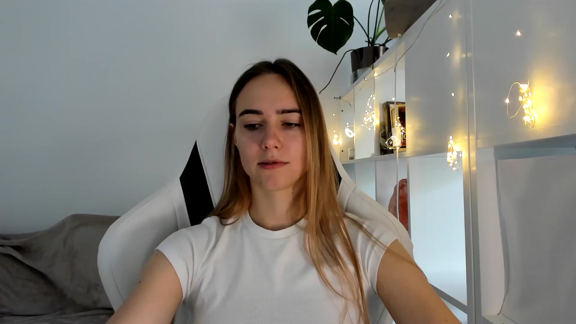 Gallery image thumbnail from OhAlisa's myfreecams stream on, 08/02/2025, 15:05 image 2 of 20