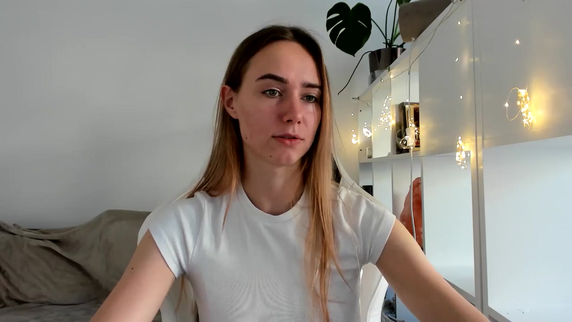 Gallery image thumbnail from OhAlisa's myfreecams stream on, 08/02/2025, 15:05 image 15 of 20