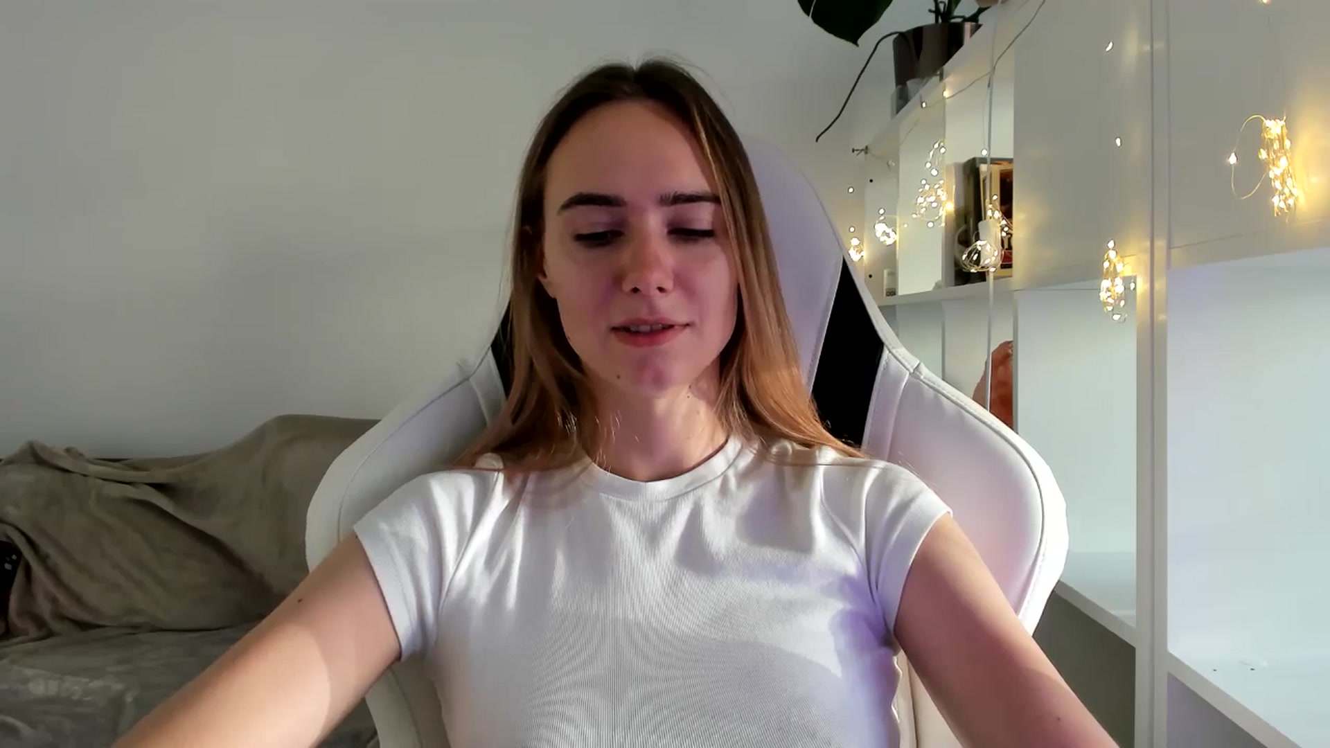 Gallery image thumbnail from OhAlisa's myfreecams stream on, 08/02/2025, 16:53 image 10 of 20