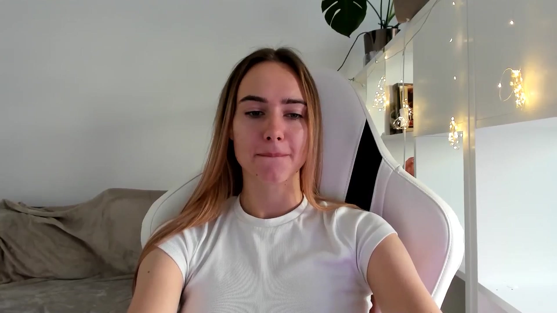 Gallery image thumbnail from OhAlisa's myfreecams stream on, 08/02/2025, 16:53 image 3 of 20