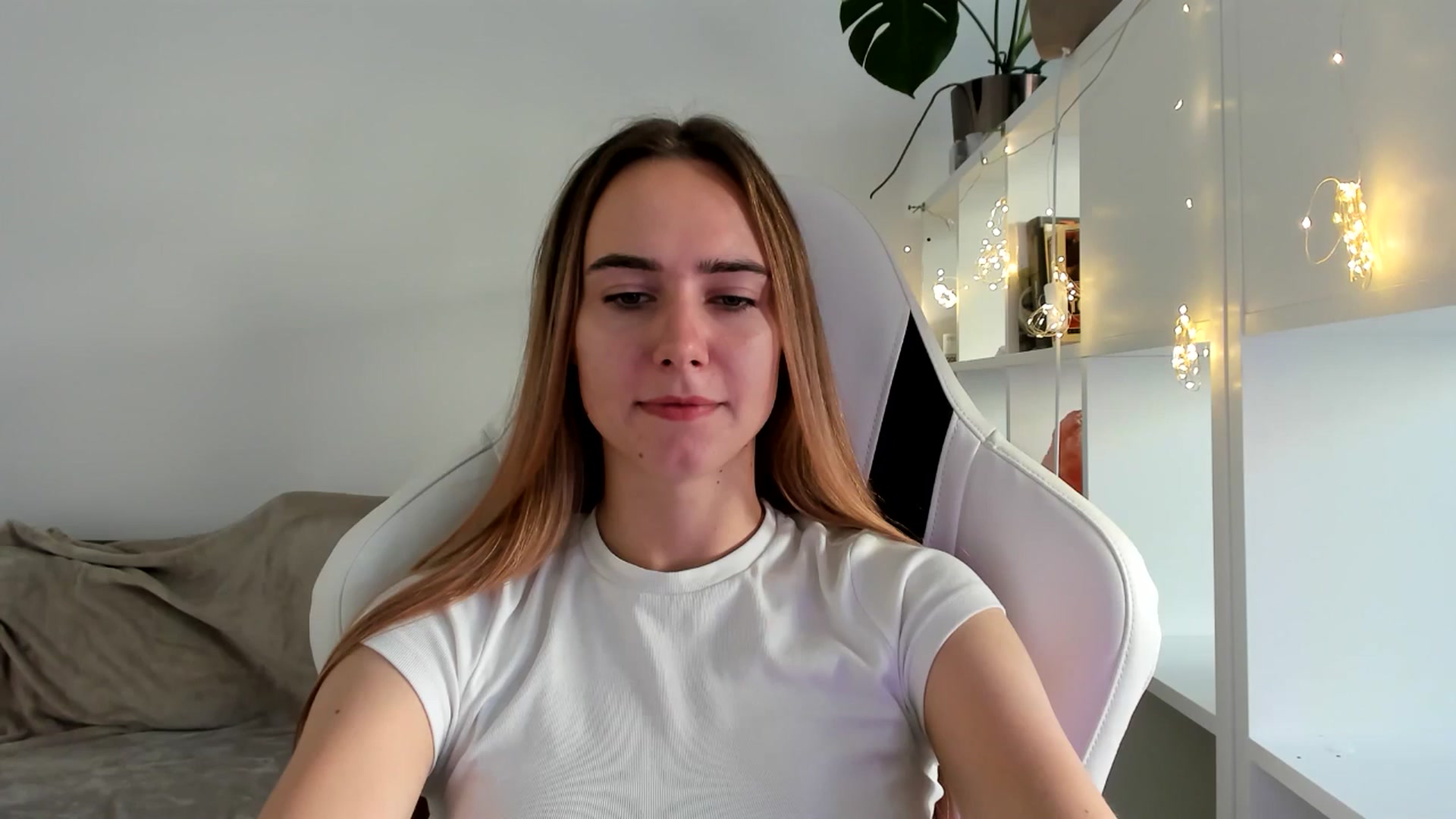 Gallery image thumbnail from OhAlisa's myfreecams stream on, 08/02/2025, 16:53 image 1 of 20