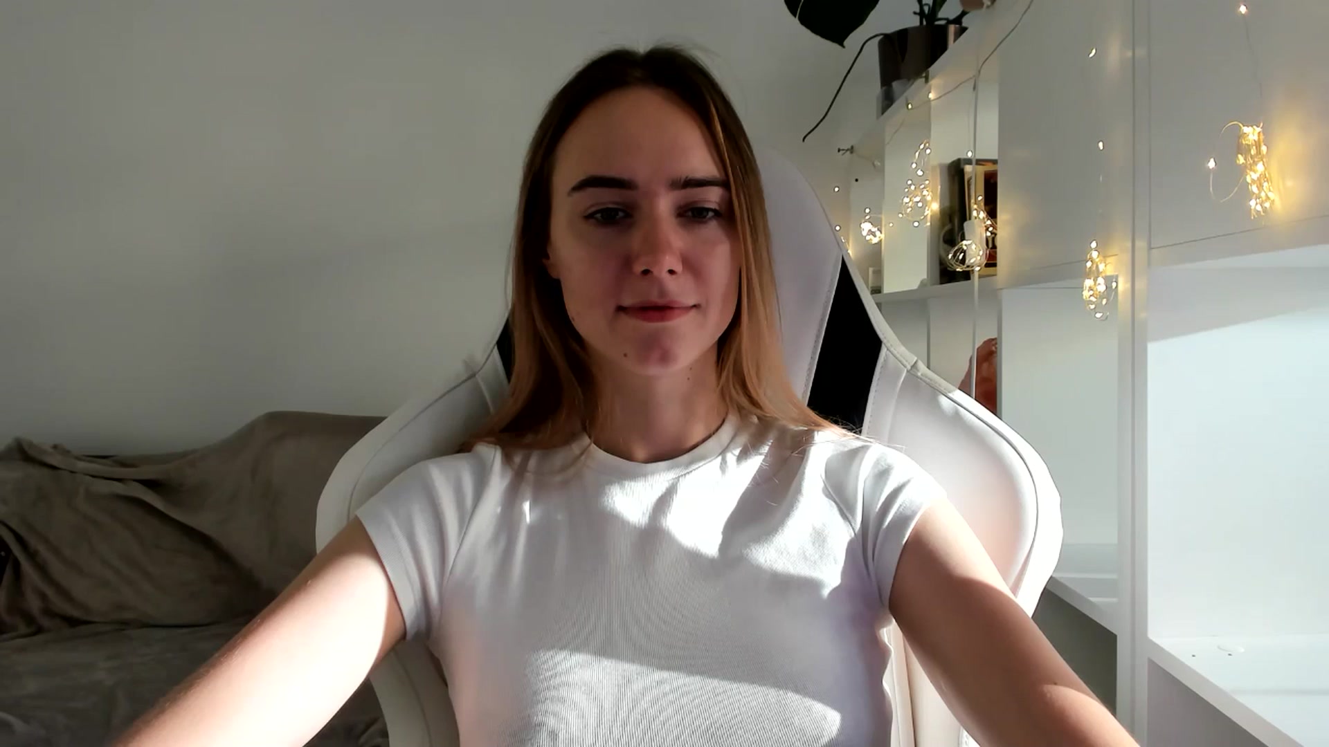 Gallery image thumbnail from OhAlisa's myfreecams stream on, 08/02/2025, 16:53 image 9 of 20