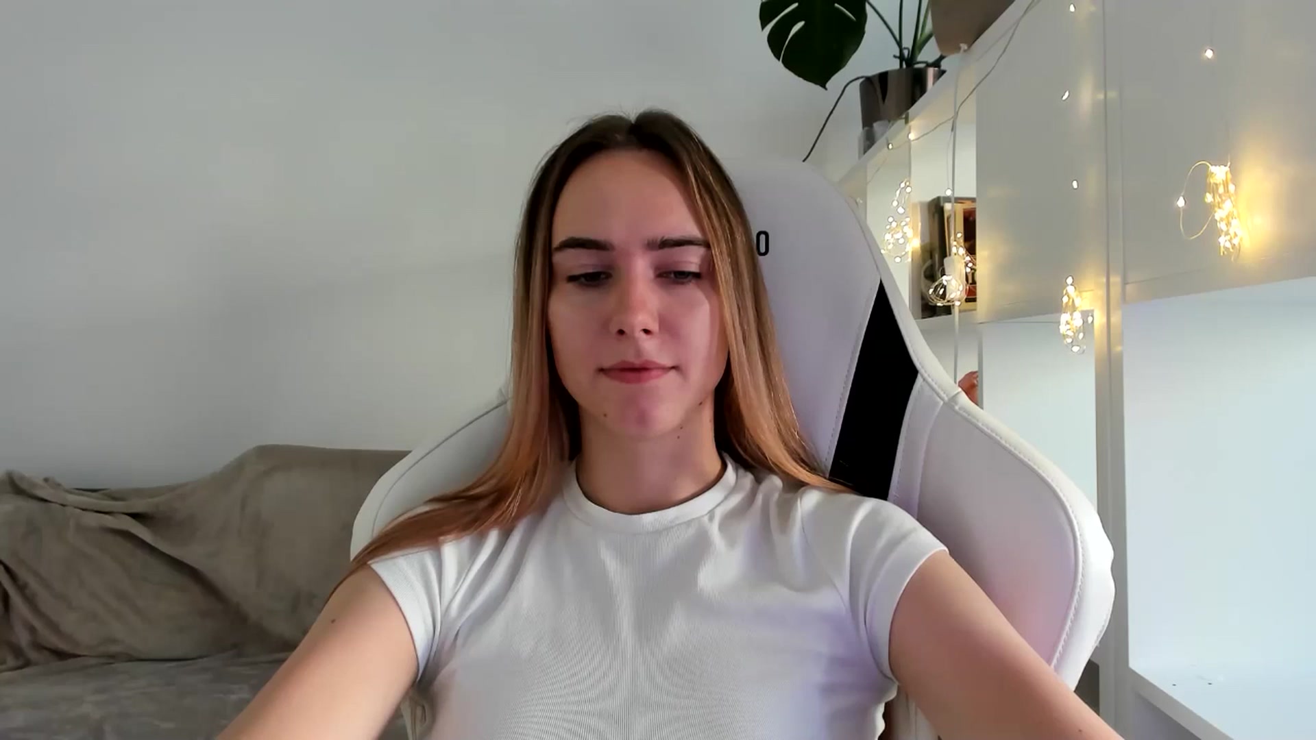 Gallery image thumbnail from OhAlisa's myfreecams stream on, 08/02/2025, 16:53 image 2 of 20