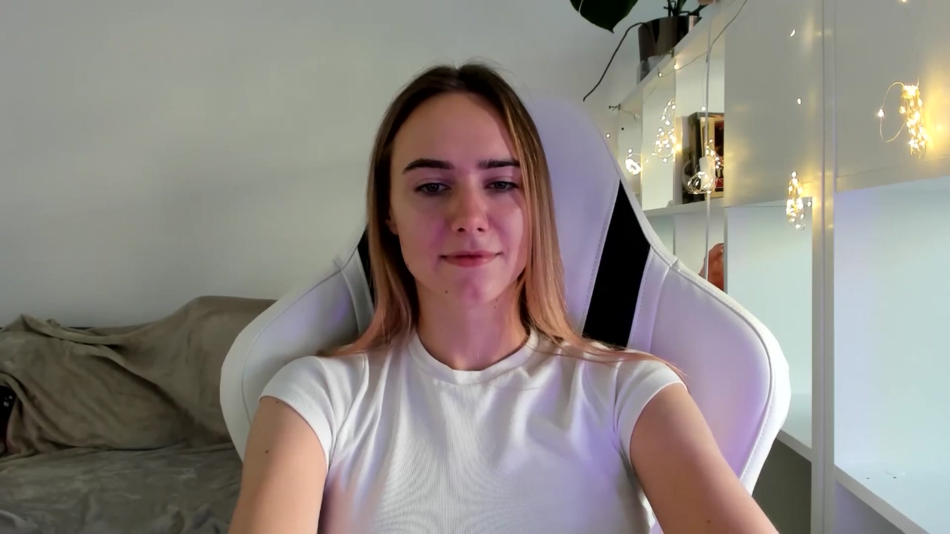 Gallery image thumbnail from OhAlisa's myfreecams stream on, 08/02/2025, 16:53 image 12 of 20