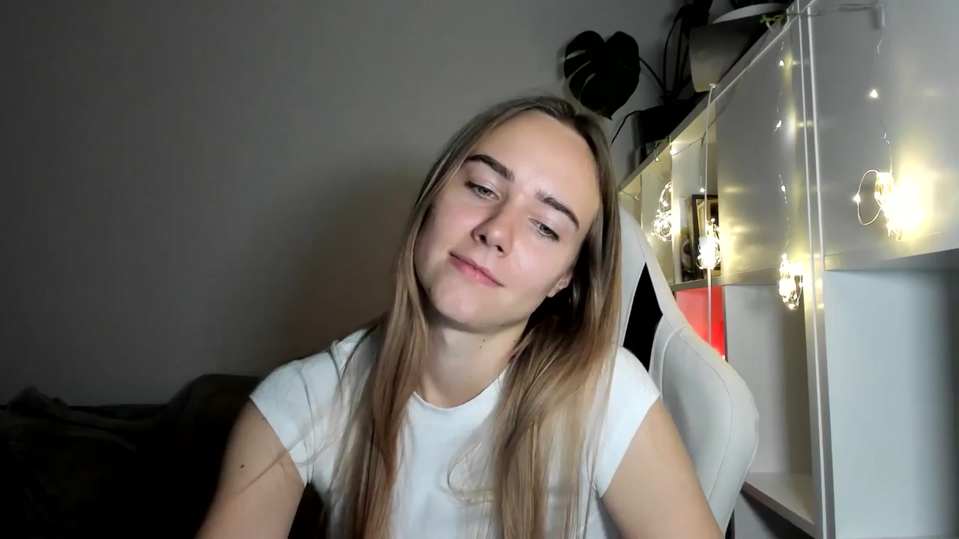 Gallery image thumbnail from OhAlisa's myfreecams stream on, 08/02/2025, 19:06 image 12 of 20