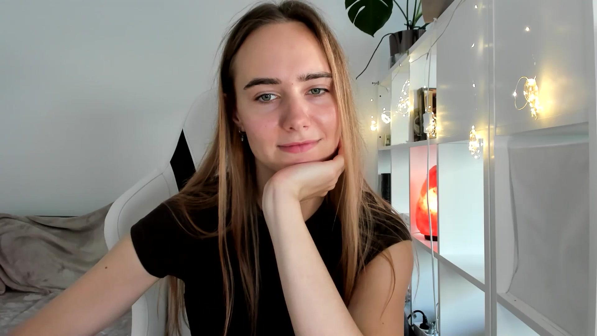 Gallery image thumbnail from OhAlisa's myfreecams stream on, 08/03/2025, 15:20 image 15 of 20